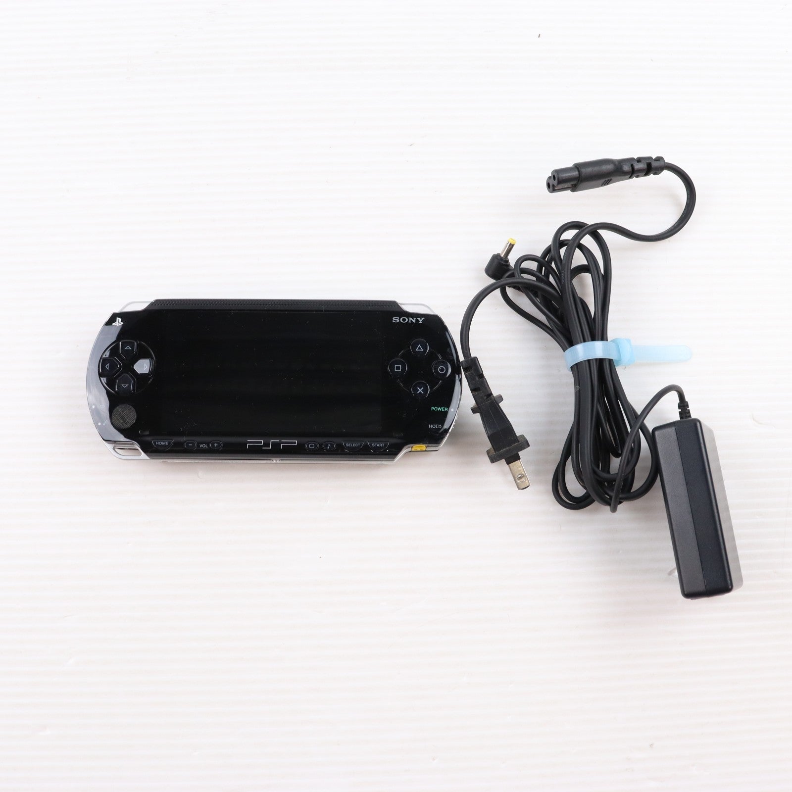 【中古即納】[PSP] (本体) PlayStation Portable(プレイステーション・ポータブル) ブラック SCE(PSP-1000)(20041212)