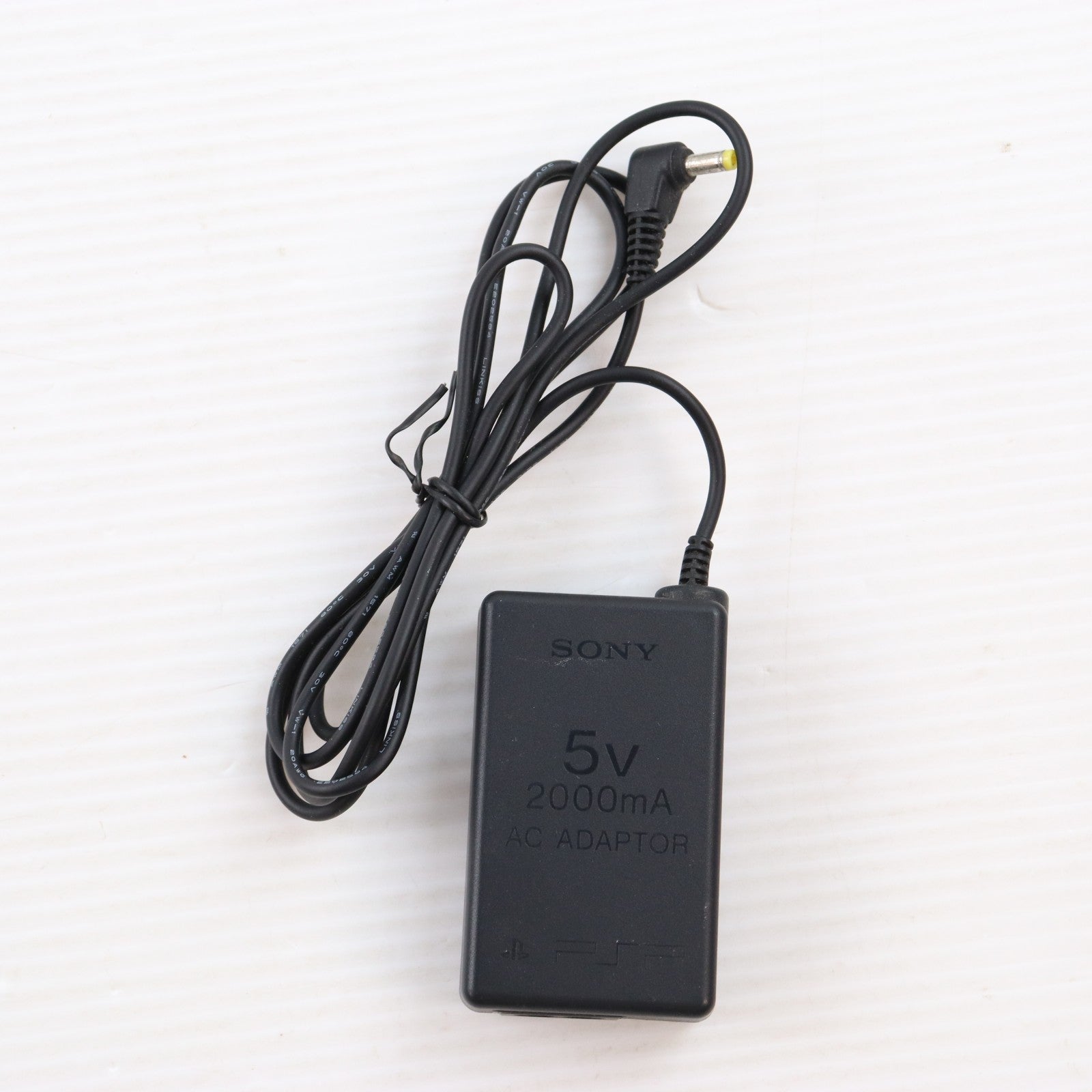 【中古即納】[PSP] (本体) PlayStation Portable(プレイステーション・ポータブル) シルバー SCE(PSP-1000SV)(20061214)