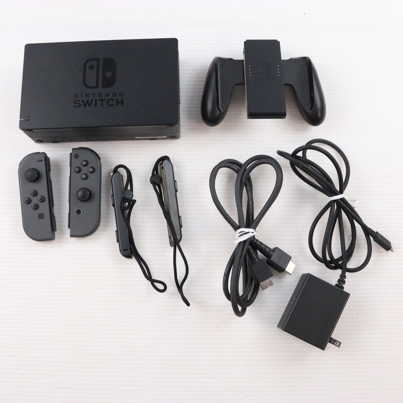 【中古即納】[Switch] (本体) Nintendo Switch(ニンテンドースイッチ) Joy-Con(L)/R グレー 任天堂(HAC-S-KAAAA)(20170303)