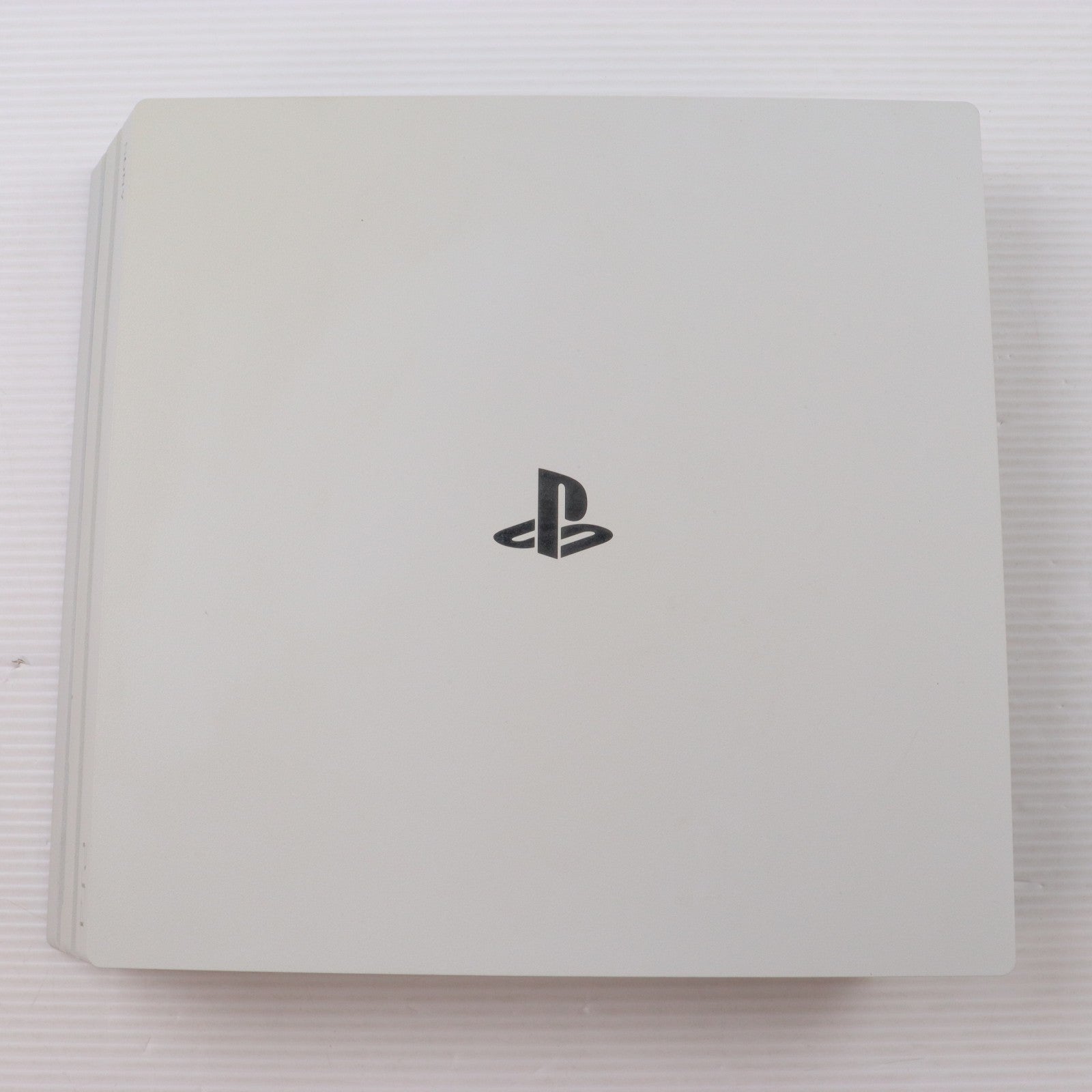 【中古即納】[PS4] (本体) PlayStation 4 Pro(プレイステーション4 プロ) グレイシャー・ホワイト 1TB SIE(CUH-7200BB02)(20181012)