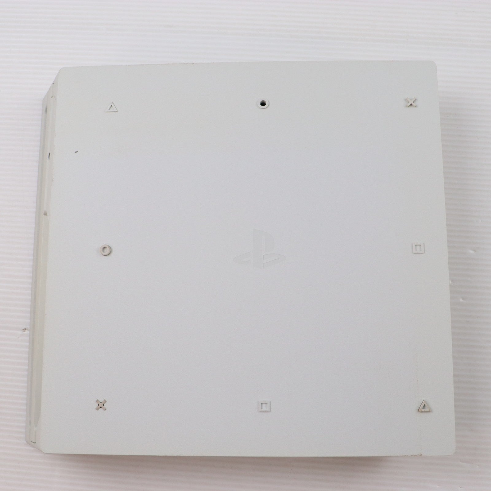 【中古即納】[PS4] (本体) PlayStation 4 Pro(プレイステーション4 プロ) グレイシャー・ホワイト 1TB SIE(CUH-7200BB02)(20181012)