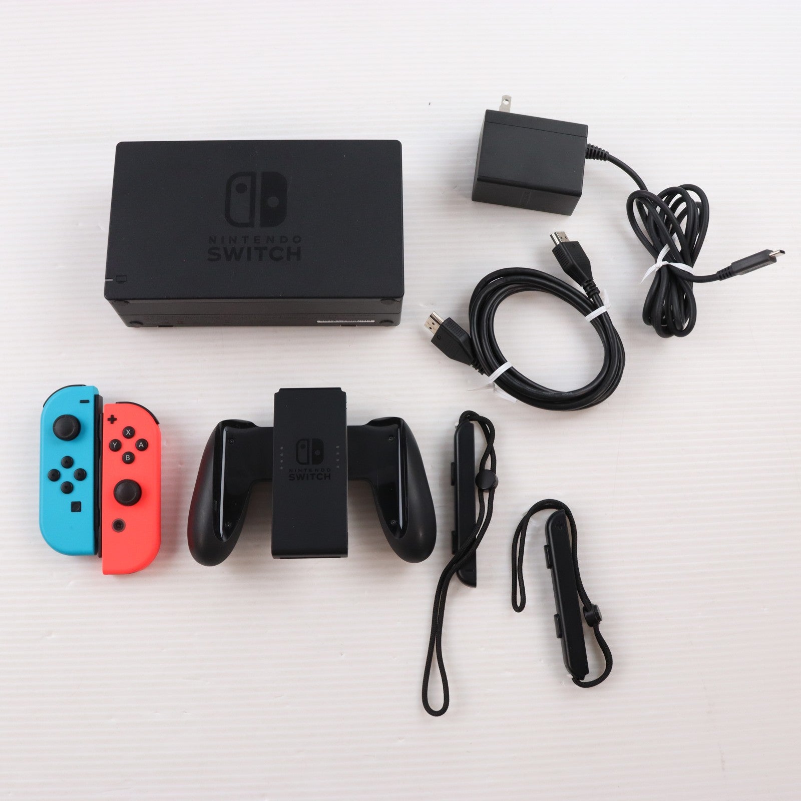 【中古即納】[Switch] (本体) Nintendo Switch(ニンテンドースイッチ) Joy-Con(L) ネオンブルー/(R) ネオンレッド 任天堂(HAD-S-KABAA)(20190830)