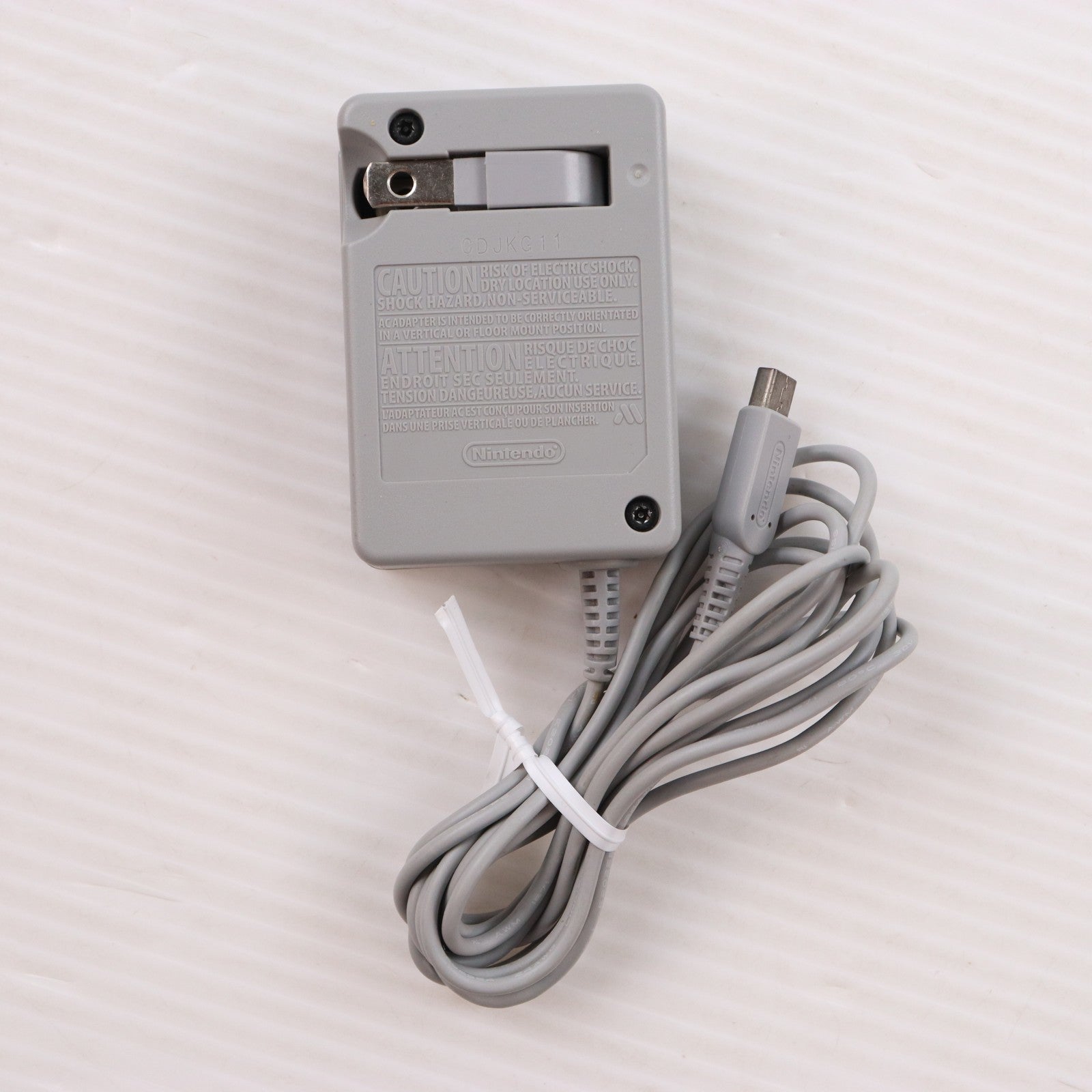 【中古即納】[3DS] (本体) ニンテンドー3DS ミスティピンク 任天堂(CTR-S-PAAA)(20111020)