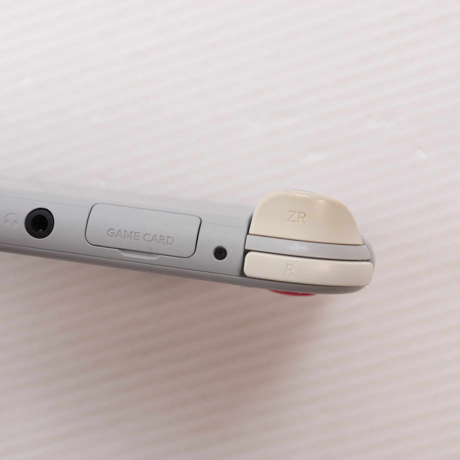 【中古即納】[Switch] (本体) Nintendo Switch Lite(ニンテンドースイッチライト) ザシアン・ザマゼンタ 任天堂(HDH-S-GBZAA)(20191101)