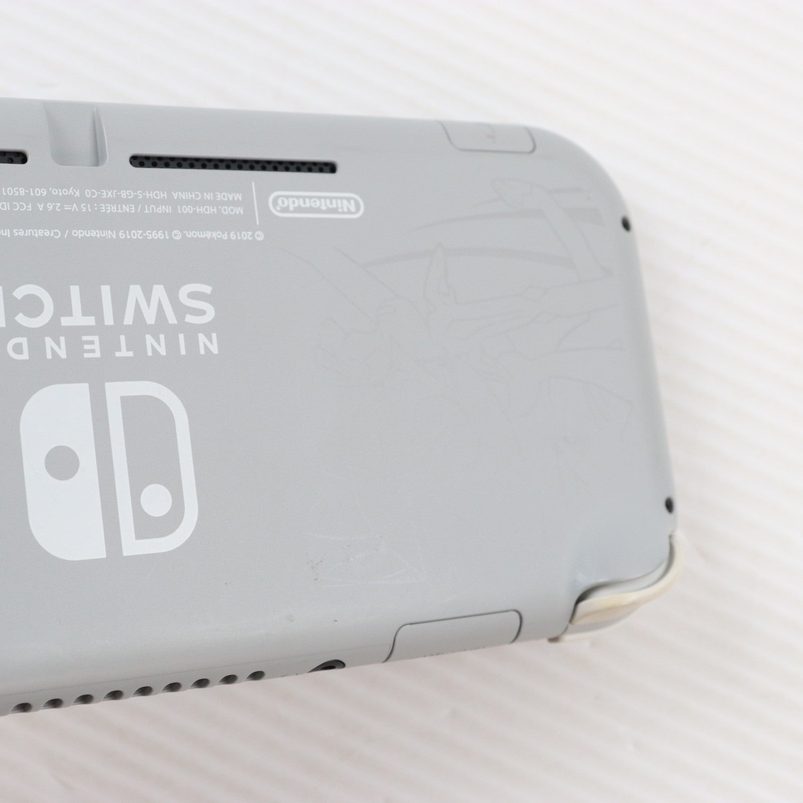 【中古即納】[Switch] (本体) Nintendo Switch Lite(ニンテンドースイッチライト) ザシアン・ザマゼンタ 任天堂(HDH-S-GBZAA)(20191101)