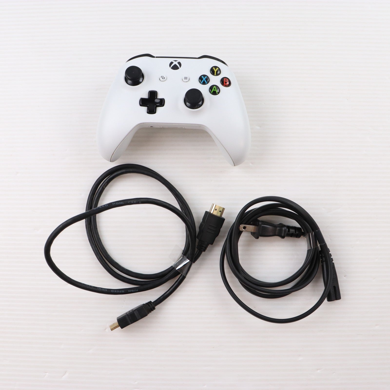 【中古即納】[XboxOne] (本体) Xbox One S 1TB(スター・ウォーズ ジェダイ:フォールン・オーダー デラックス エディション同梱版) マイクロソフト(234-01104)(20191115)