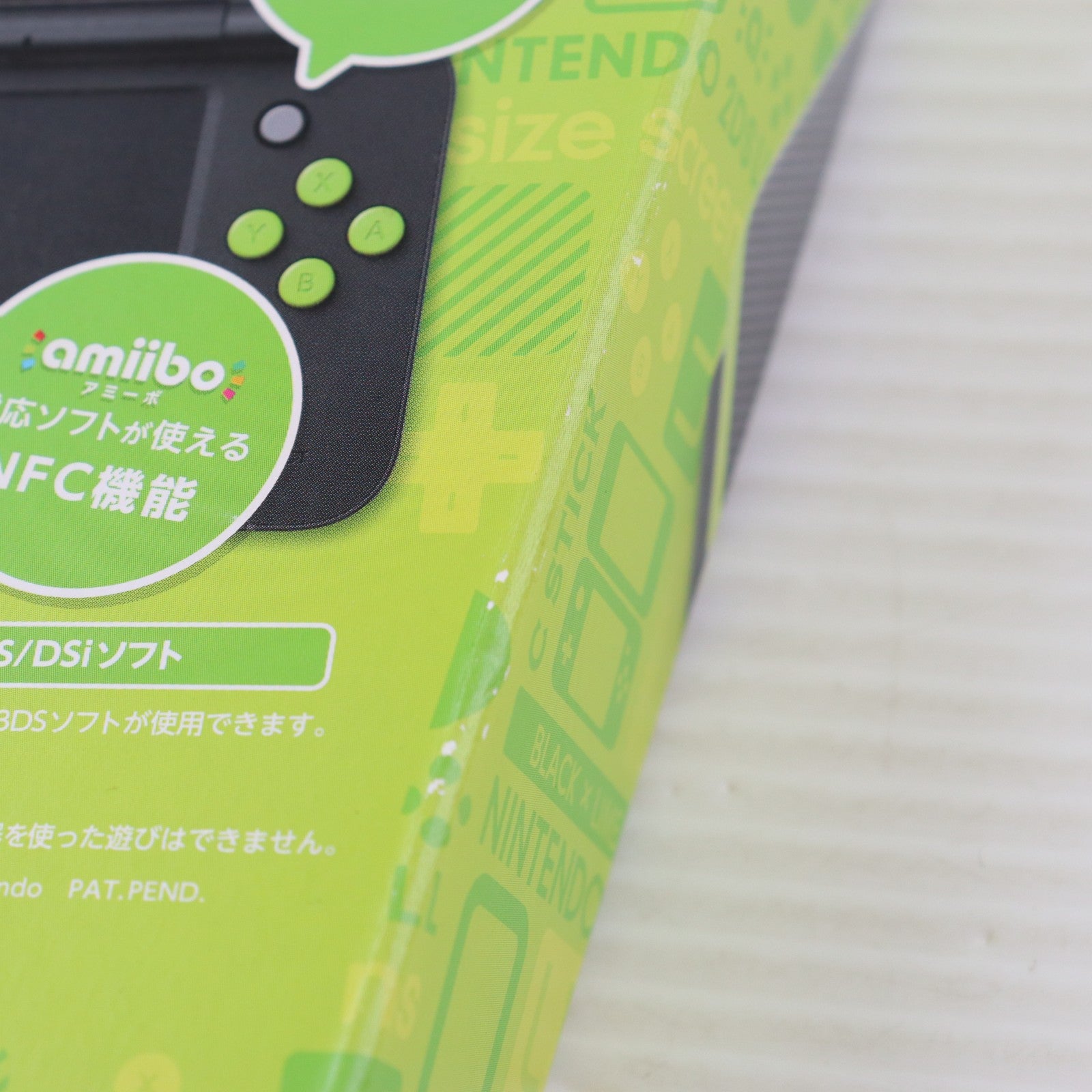 【中古即納】[3DS] (本体) Newニンテンドー2DS LL ブラック×ライム 任天堂(JAN-S-MAAA)(20171005)