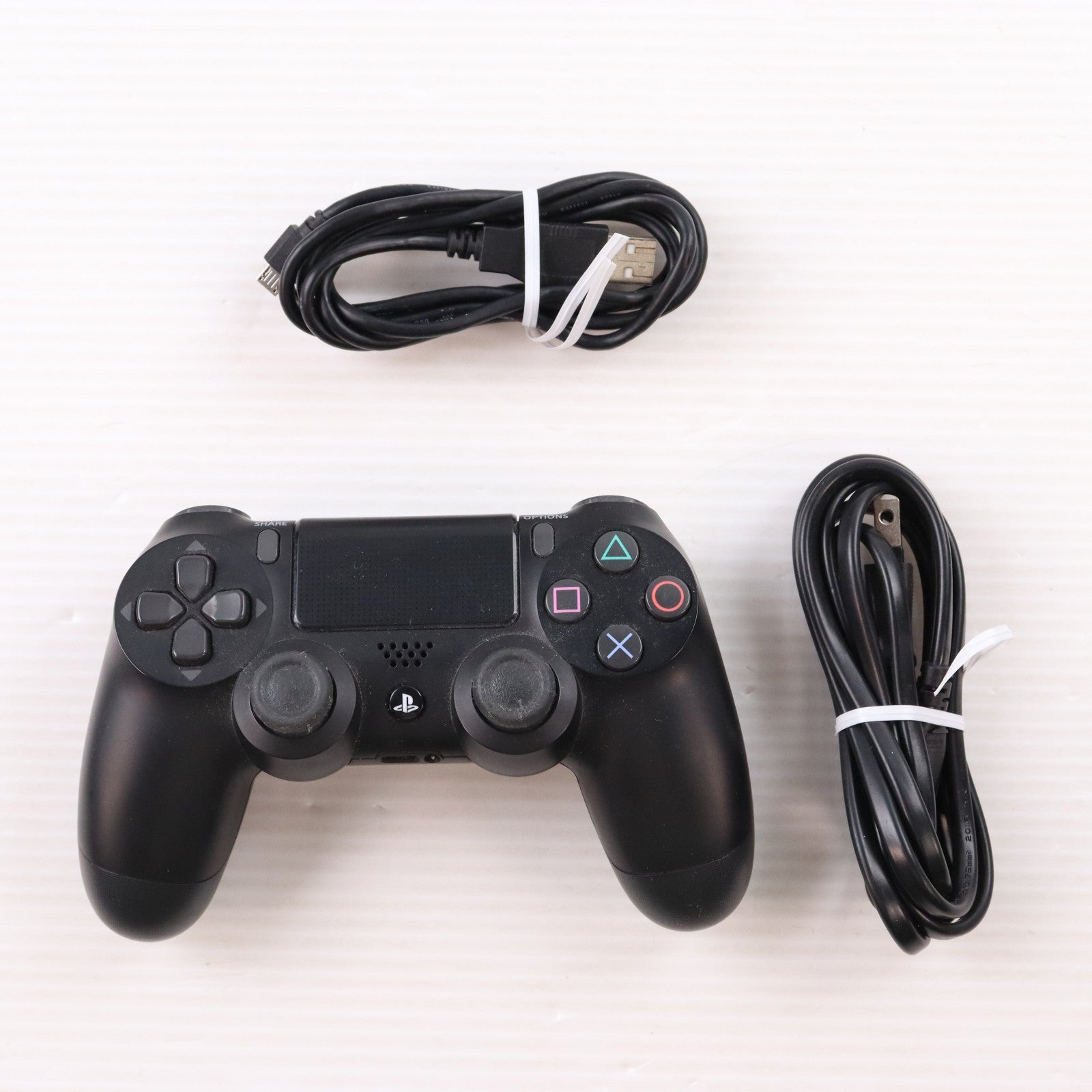 【中古即納】[PS4] (本体) PlayStation 4(プレイステーション4) ジェット・ブラック HDD500GB SIE(CUH-2200AB01)(20180702)