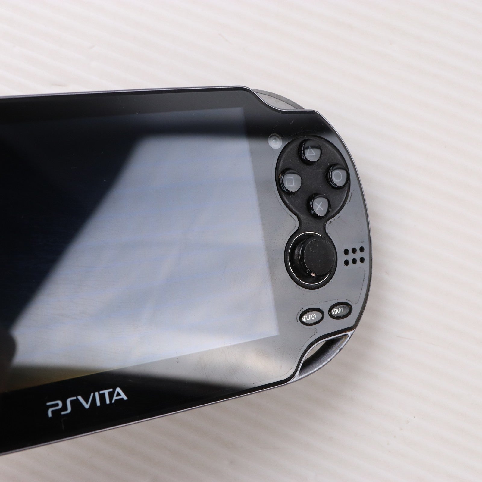 【中古即納】[PSVita] (本体) PlayStation Vita(プレイステーション ヴィータ) Wi-Fiモデル クリスタル・ブラック SCE(PCH-1000ZA01)(20111217)