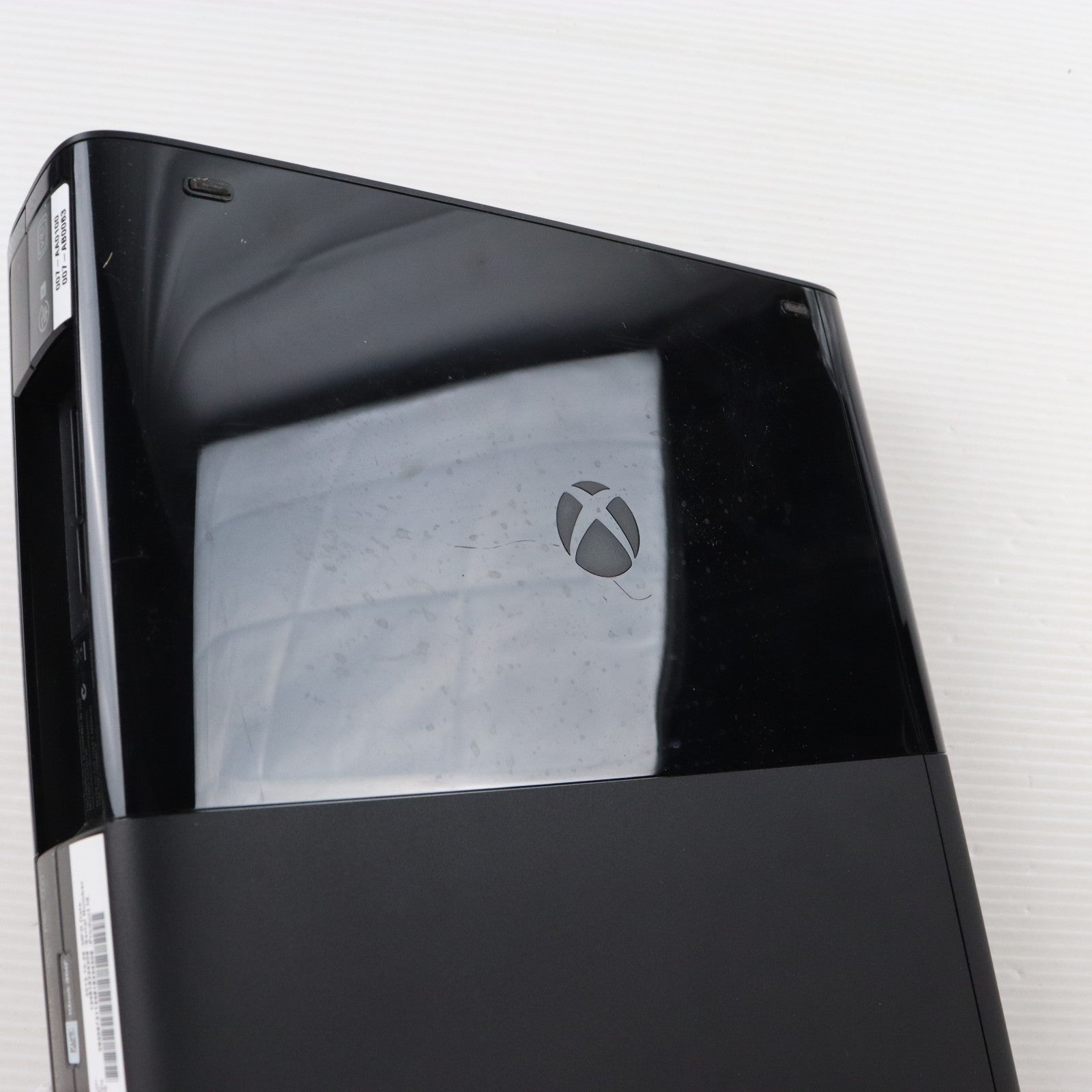 【中古即納】[Xbox360] (本体) Xbox 360 4GB Xbox360 S 4GB(リキッドブラック) マイクロソフト(1L9V-00016)(20130919)