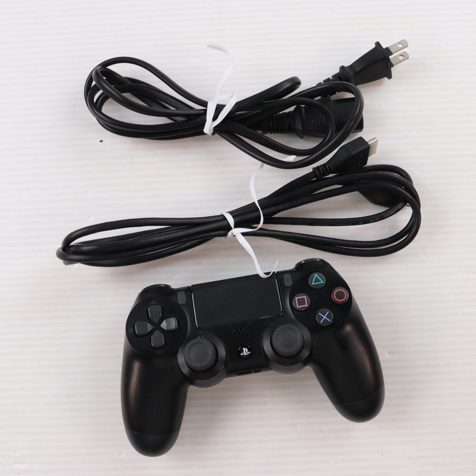 【中古即納】[PS4] (本体) PlayStation 4 Pro(プレイステーション4 プロ) ジェット・ブラック 1TB SIE(CUH-7000BB01)(20161110)