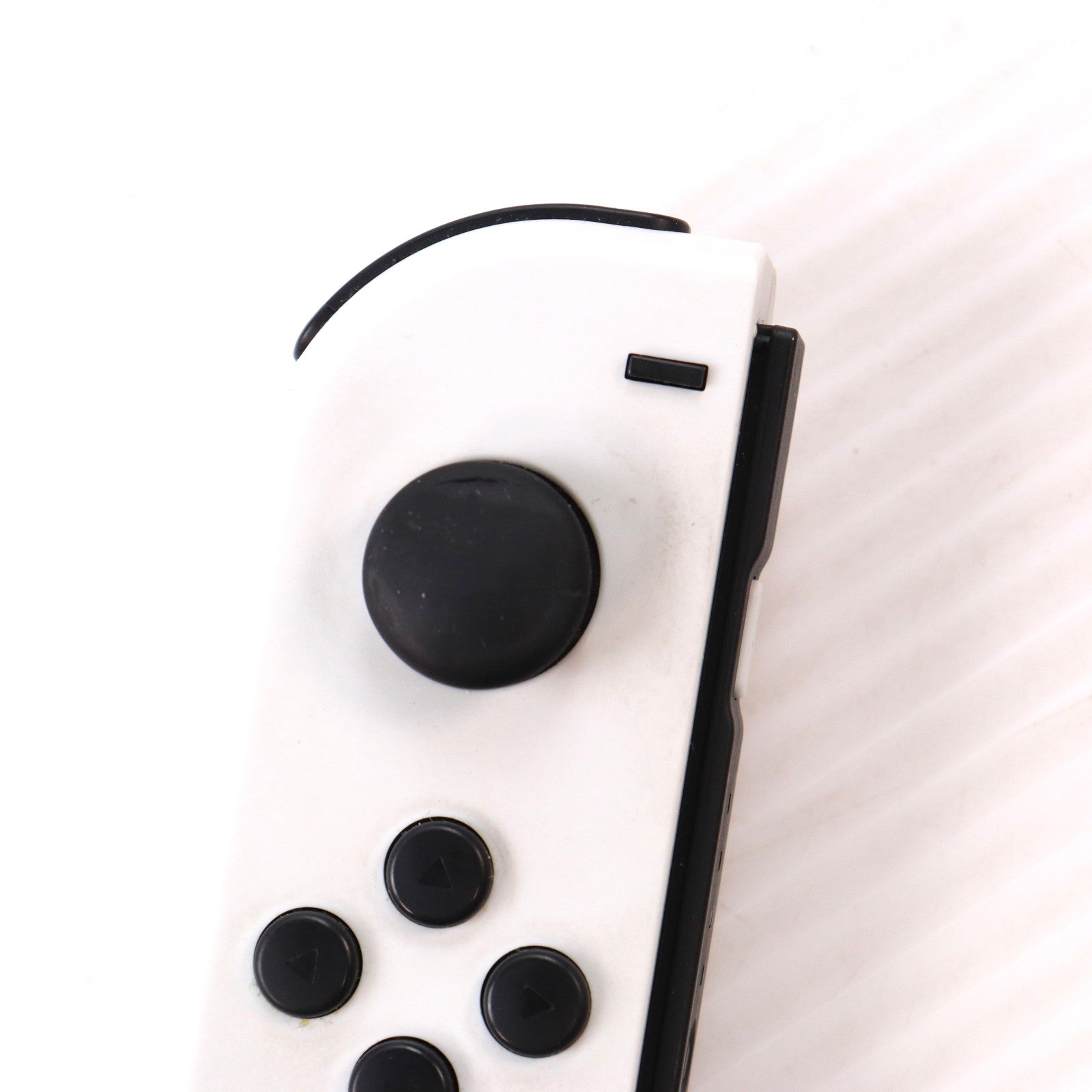 【中古即納】[Switch] (本体) Nintendo Switch(ニンテンドースイッチ) 有機ELモデル Joy-Con(L)/(R) ホワイト 任天堂(HEG-S-KAAAA)(20211008)