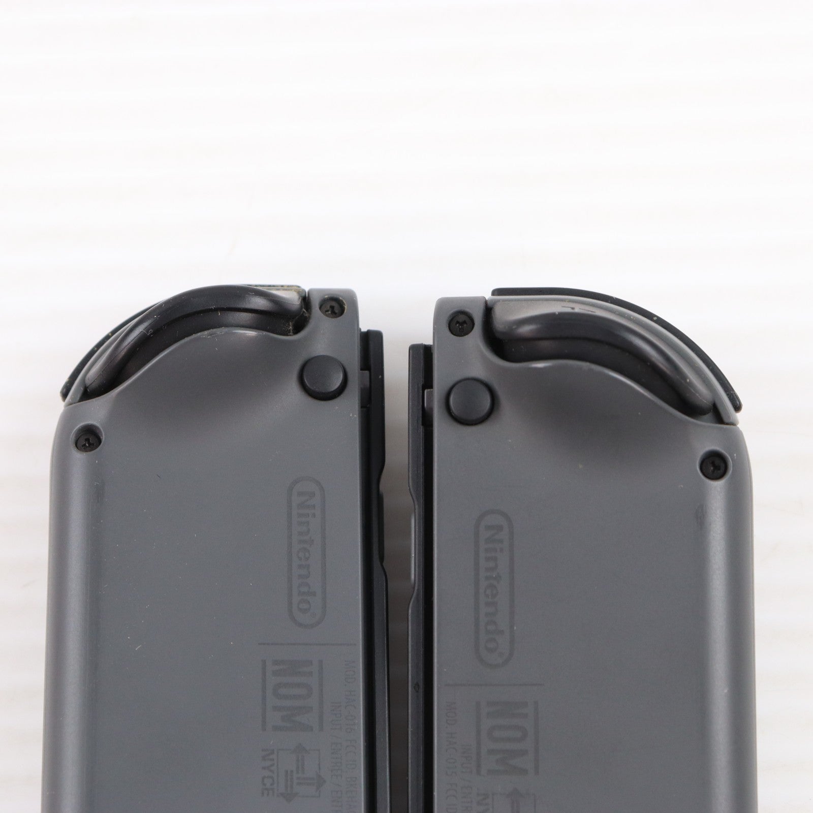 【中古即納】[Switch] (本体) Nintendo Switch(ニンテンドースイッチ) Joy-Con(L)/R グレー 任天堂(HAC-S-KAAAA)(20170303)