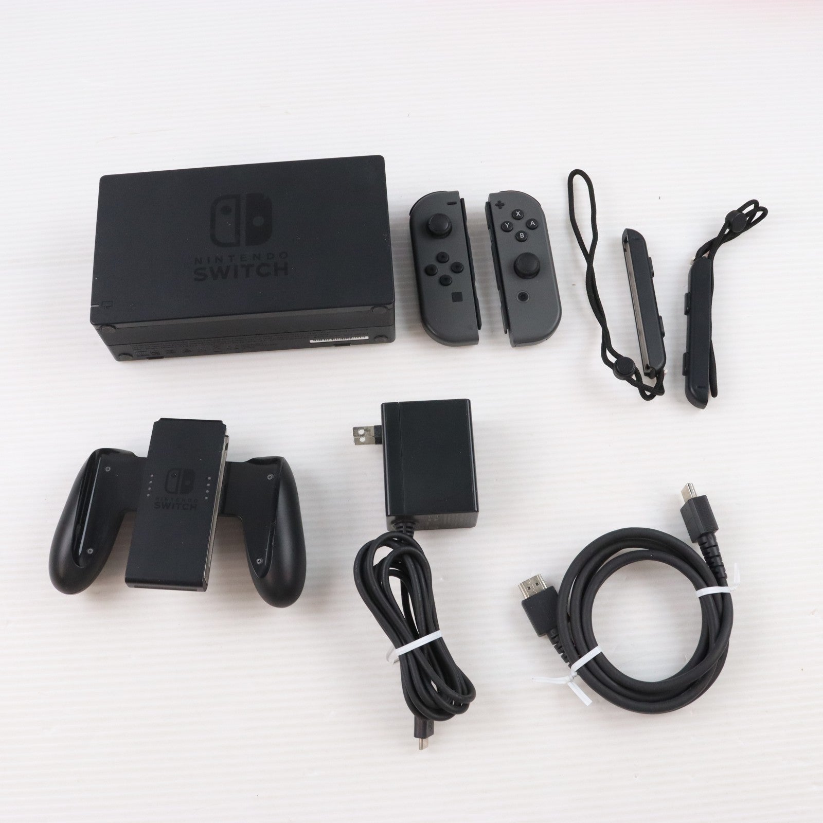 【中古即納】[Switch] (本体) Nintendo Switch(ニンテンドースイッチ) Joy-Con(L)/R グレー 任天堂(HAC-S-KAAAA)(20170303)