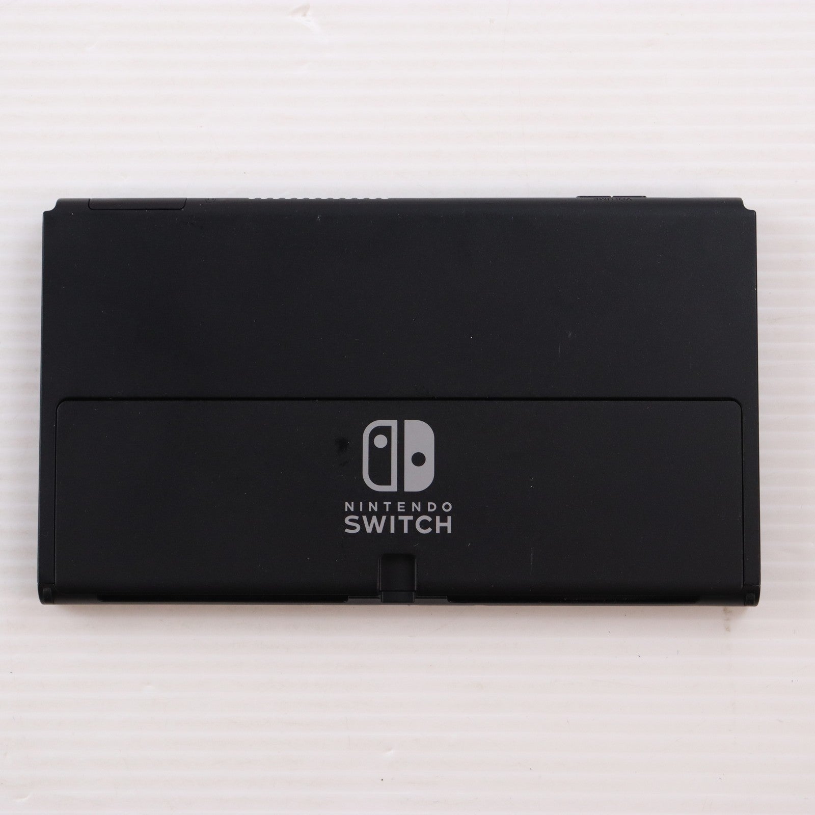【中古即納】[Switch] (本体) Nintendo Switch(ニンテンドースイッチ) 有機ELモデル Joy-Con(L)/(R) ホワイト 任天堂(HEG-S-KAAAA)(20211008)