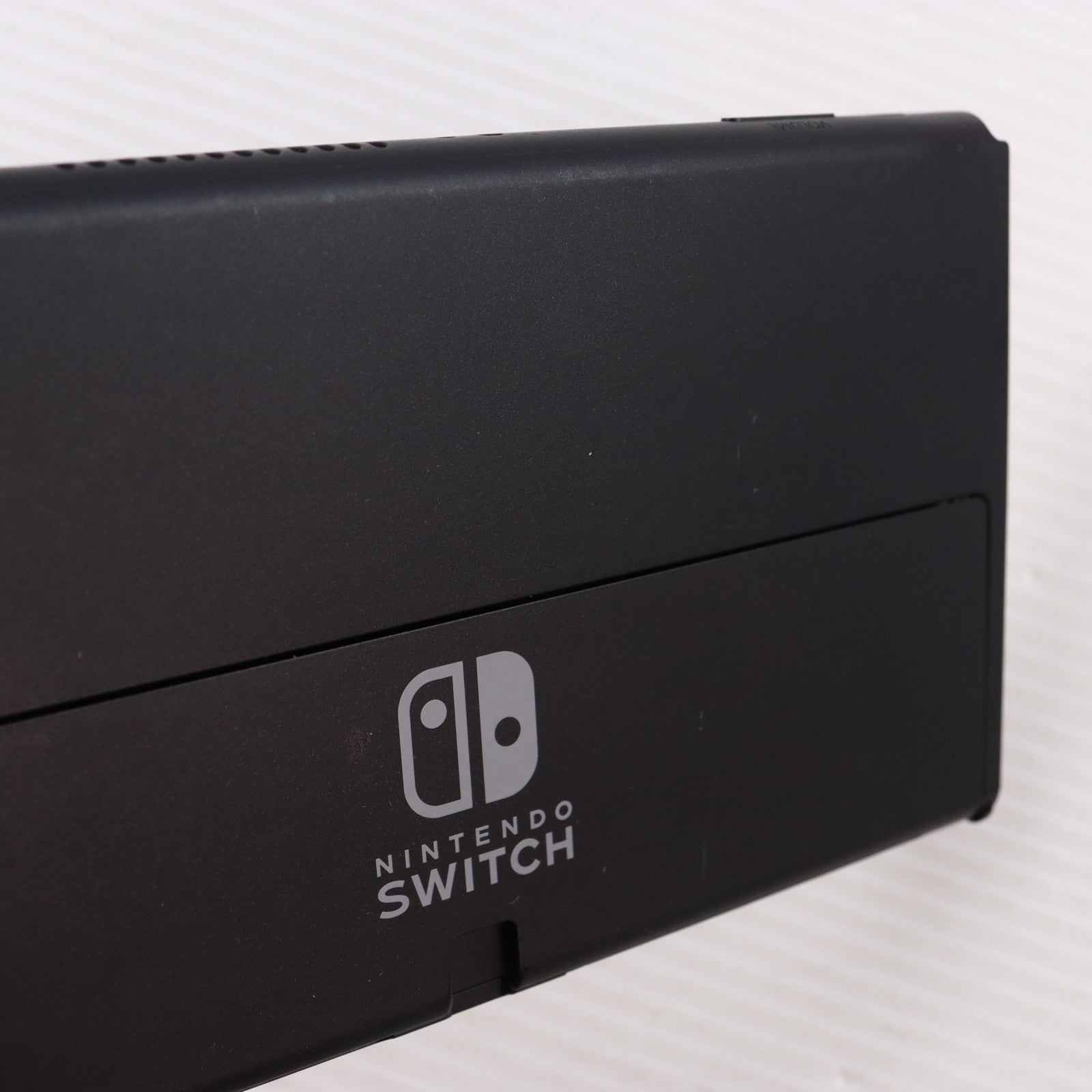 【中古即納】[Switch] (本体) Nintendo Switch(ニンテンドースイッチ) 有機ELモデル Joy-Con(L)/(R) ホワイト 任天堂(HEG-S-KAAAA)(20211008)