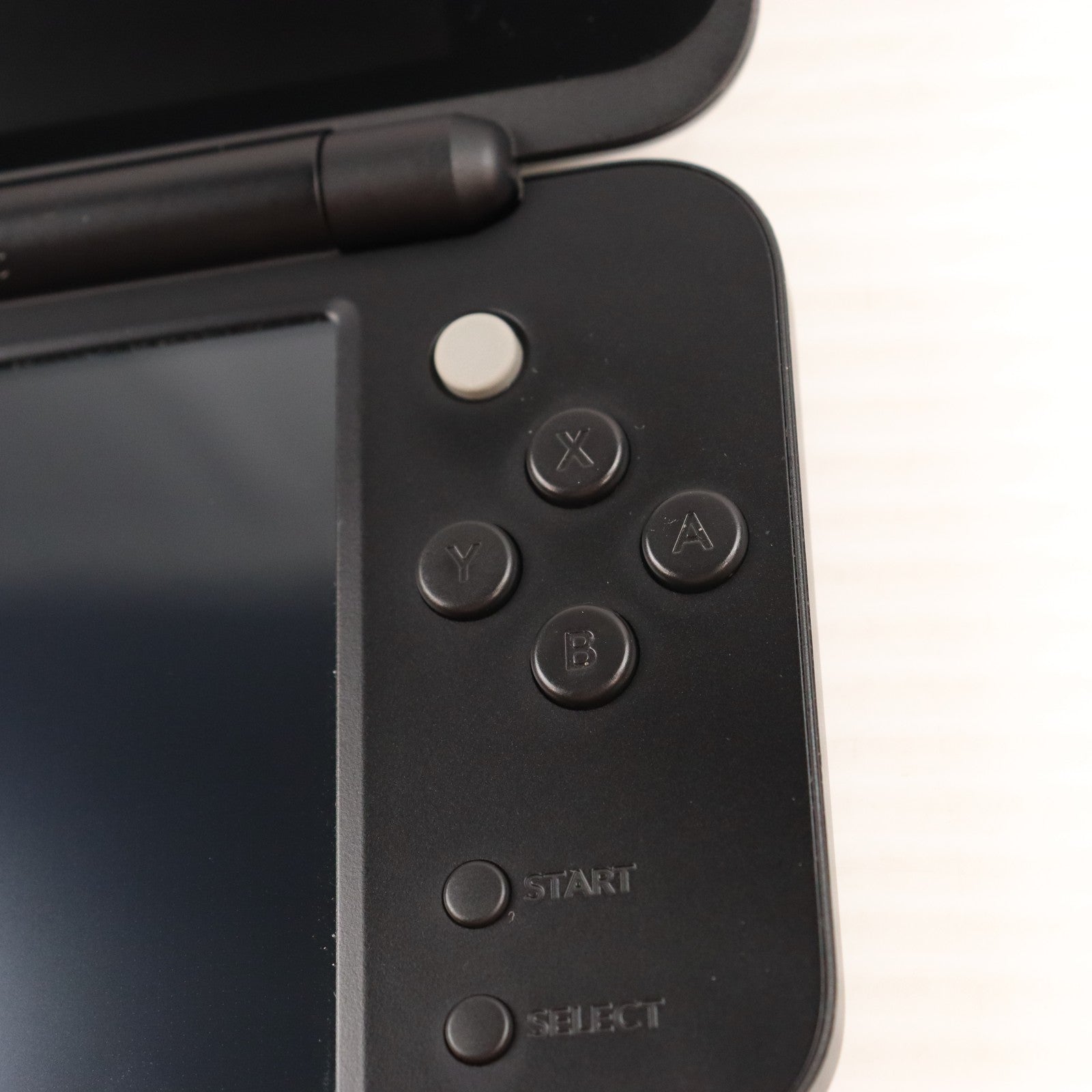 【中古即納】[3DS] (本体) Newニンテンドー2DS LL ドラゴンクエスト はぐれメタルエディション 任天堂(JAN-S-KBCA)(20170729)