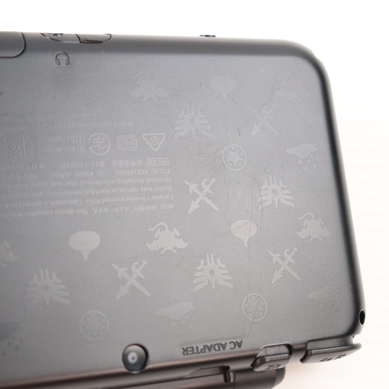 【中古即納】[3DS] (本体) Newニンテンドー2DS LL ドラゴンクエスト はぐれメタルエディション 任天堂(JAN-S-KBCA)(20170729)