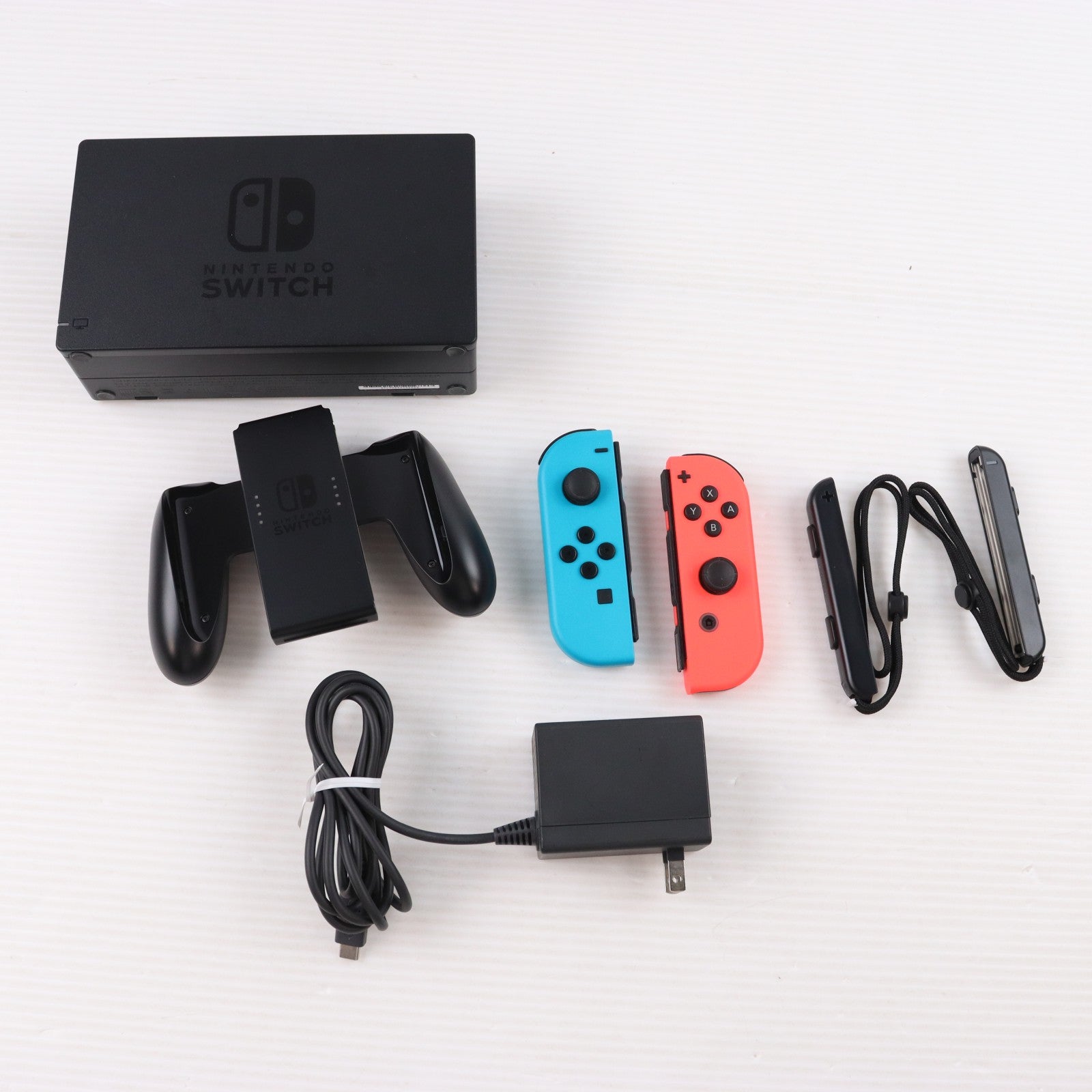 【中古即納】[Switch] (本体) Nintendo Switch(ニンテンドースイッチ) Joy-Con(L) ネオンブルー/(R) ネオンレッド 任天堂(HAD-S-KABAA)(20190830)