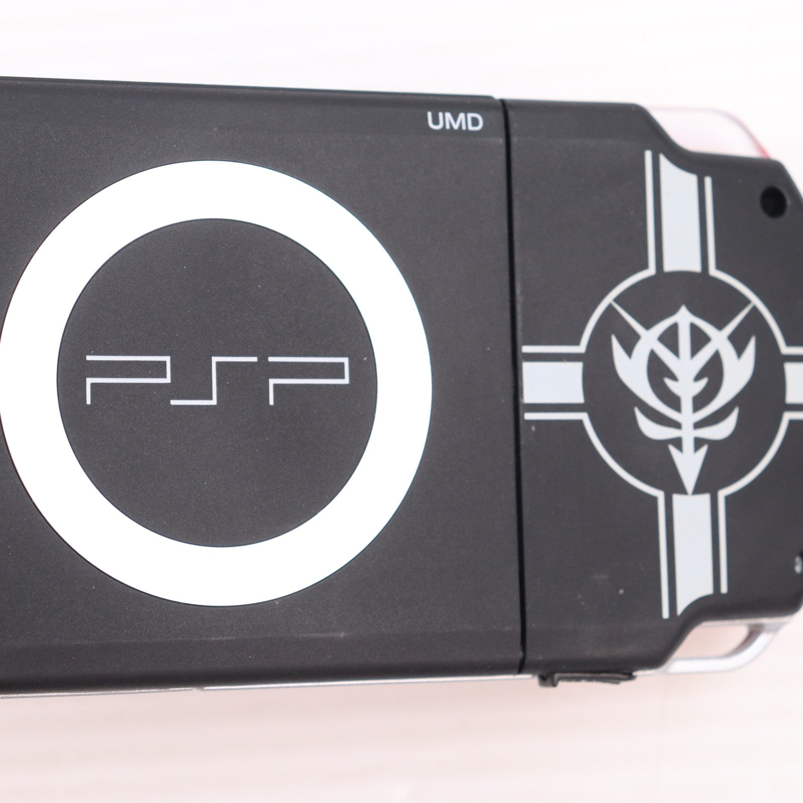 【中古即納】[PSP] (本体) PlayStation Portable(プレイステーション・ポータブル) ギレンの野望・スペシャルパック オリジナルデザイン本体同梱版 バンダイナムコゲームス(PSPL-90001)(20080207)