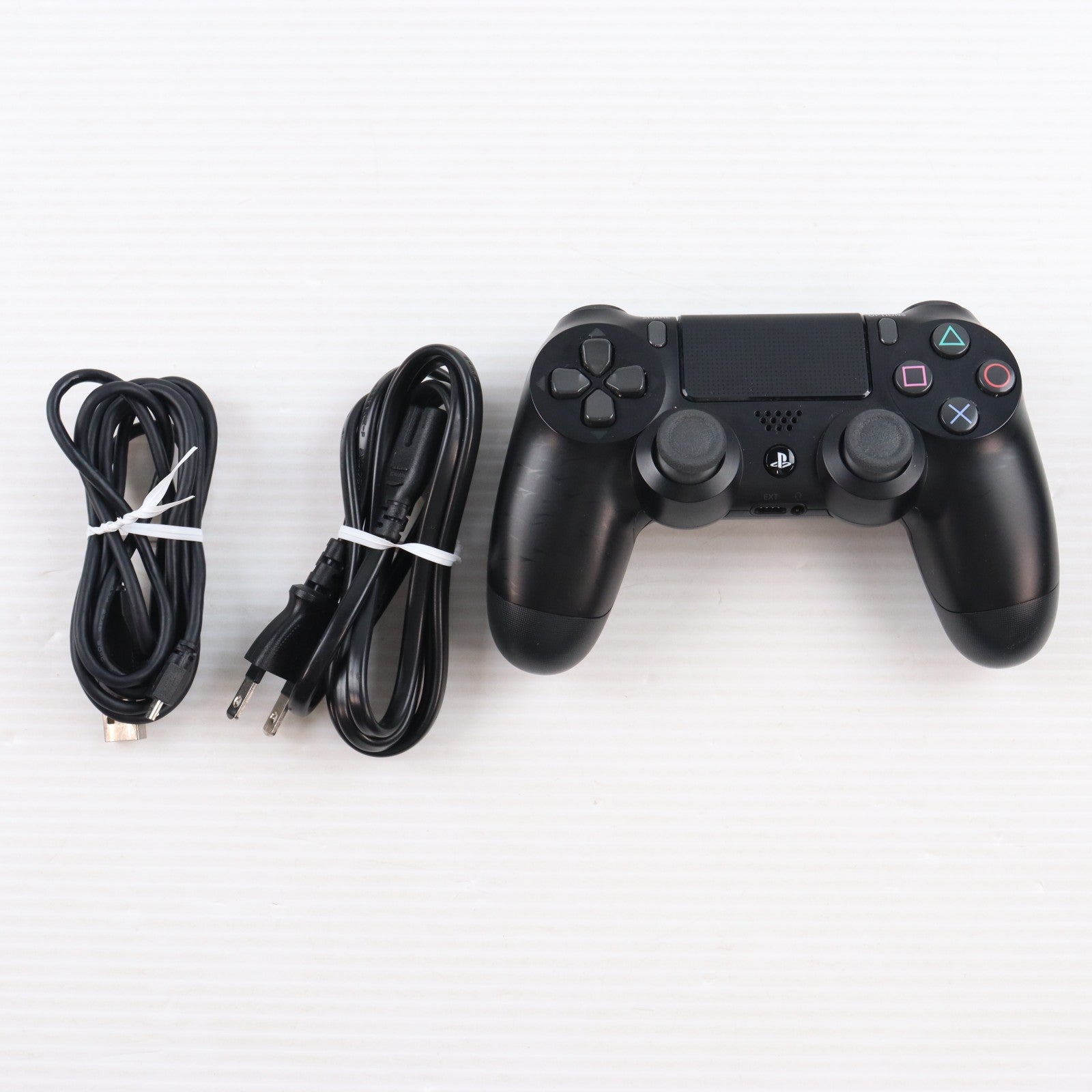 【中古即納】[PS4] (本体) PlayStation 4(プレイステーション4) ジェット・ブラック 1TB SIE(CUH-2200BB01)(20180625)