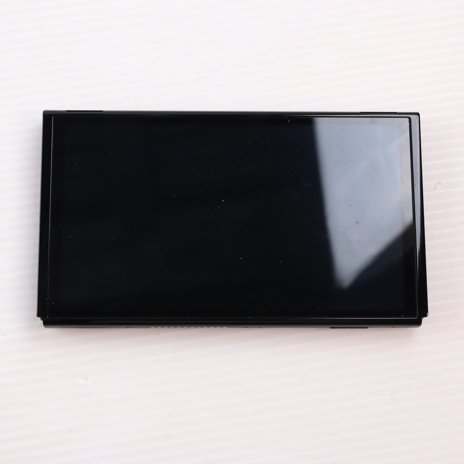 【中古即納】[Switch] (本体) Nintendo Switch(ニンテンドースイッチ) 有機ELモデル Joy-Con(L)/(R) ホワイト 任天堂(HEG-S-KAAAA)(20211008)