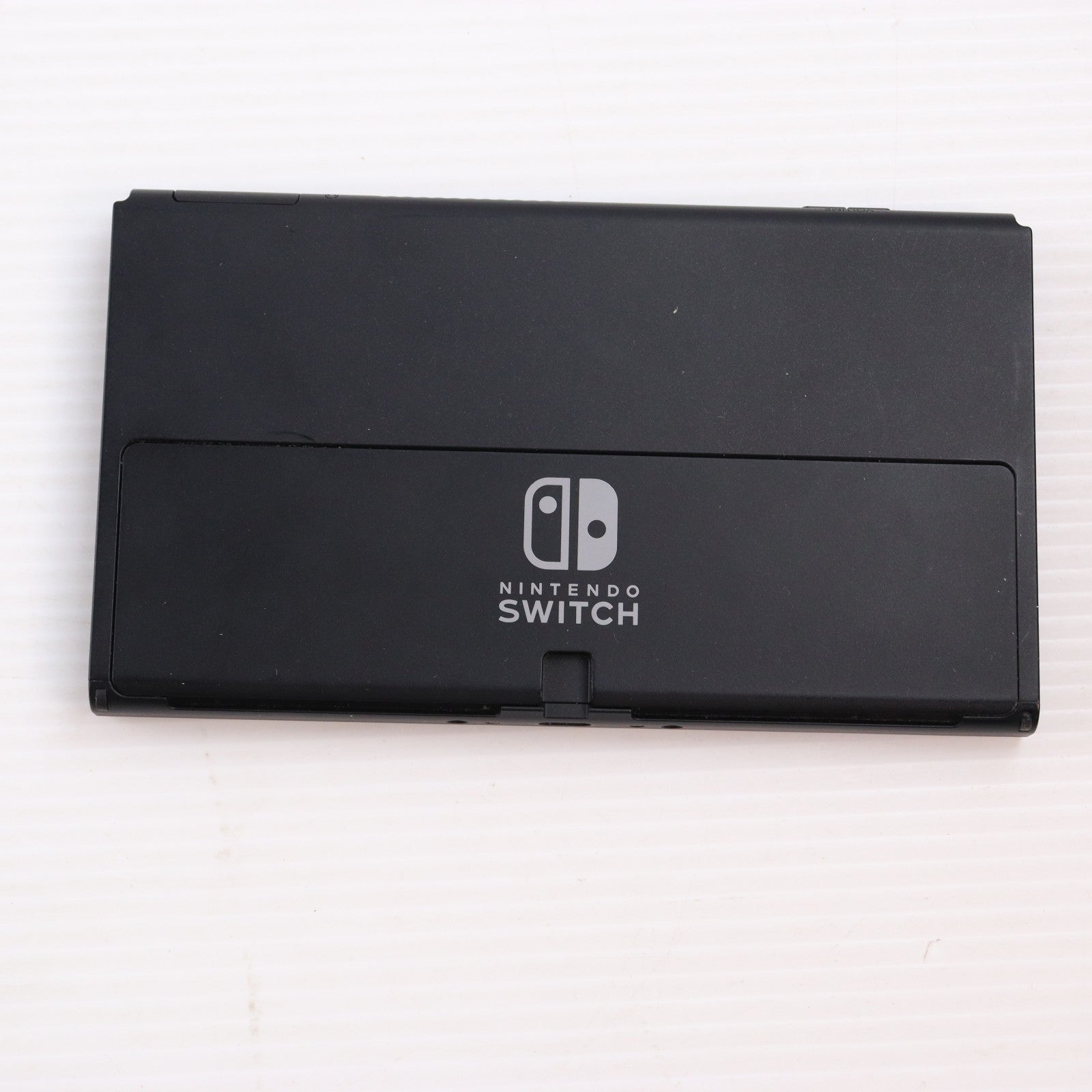 【中古即納】[Switch] (本体) Nintendo Switch(ニンテンドースイッチ) 有機ELモデル Joy-Con(L)/(R) ホワイト 任天堂(HEG-S-KAAAA)(20211008)