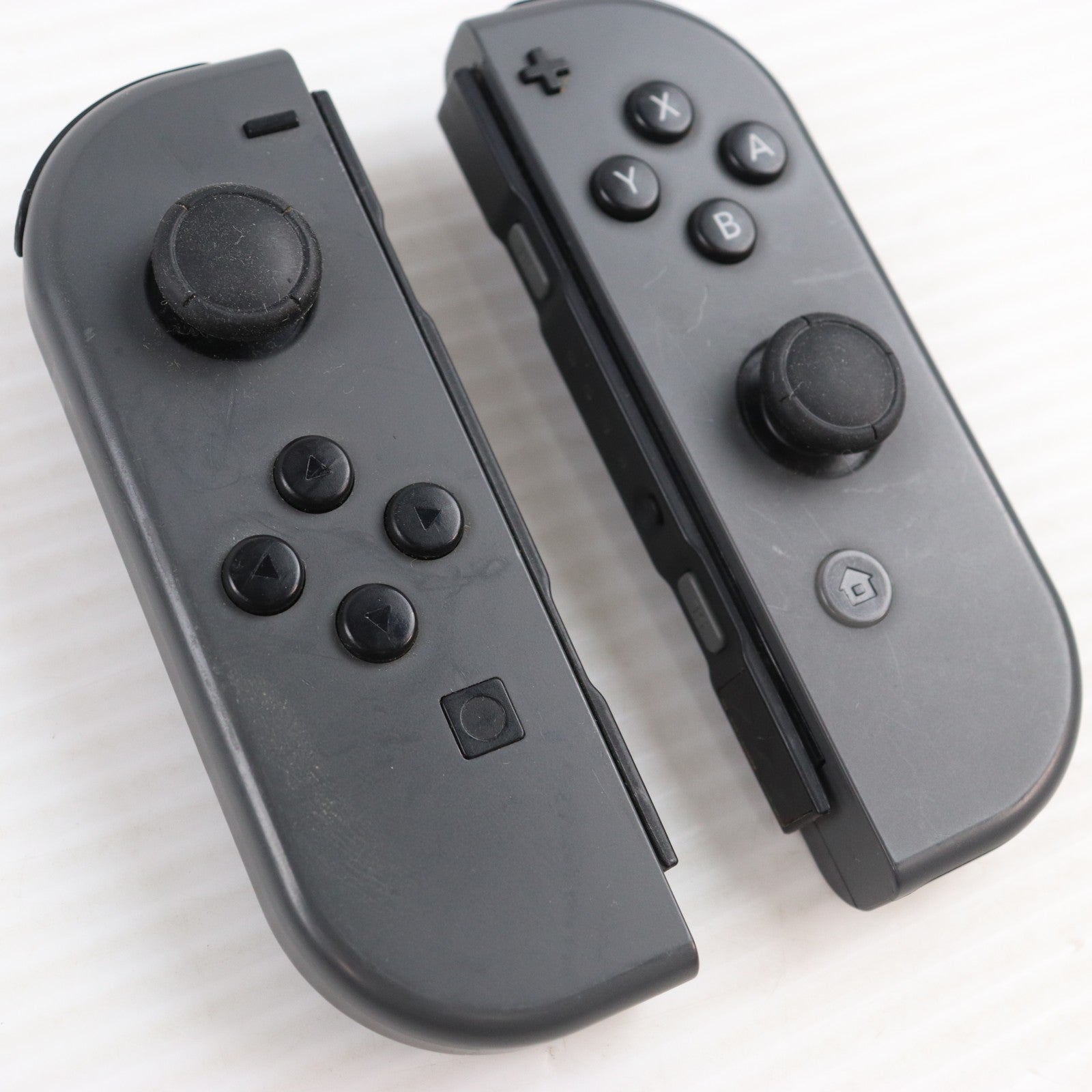 【中古即納】[Switch] (本体) Nintendo Switch(ニンテンドースイッチ) Joy-Con(L)/R グレー 任天堂(HAC-S-KAAAA)(20170303)