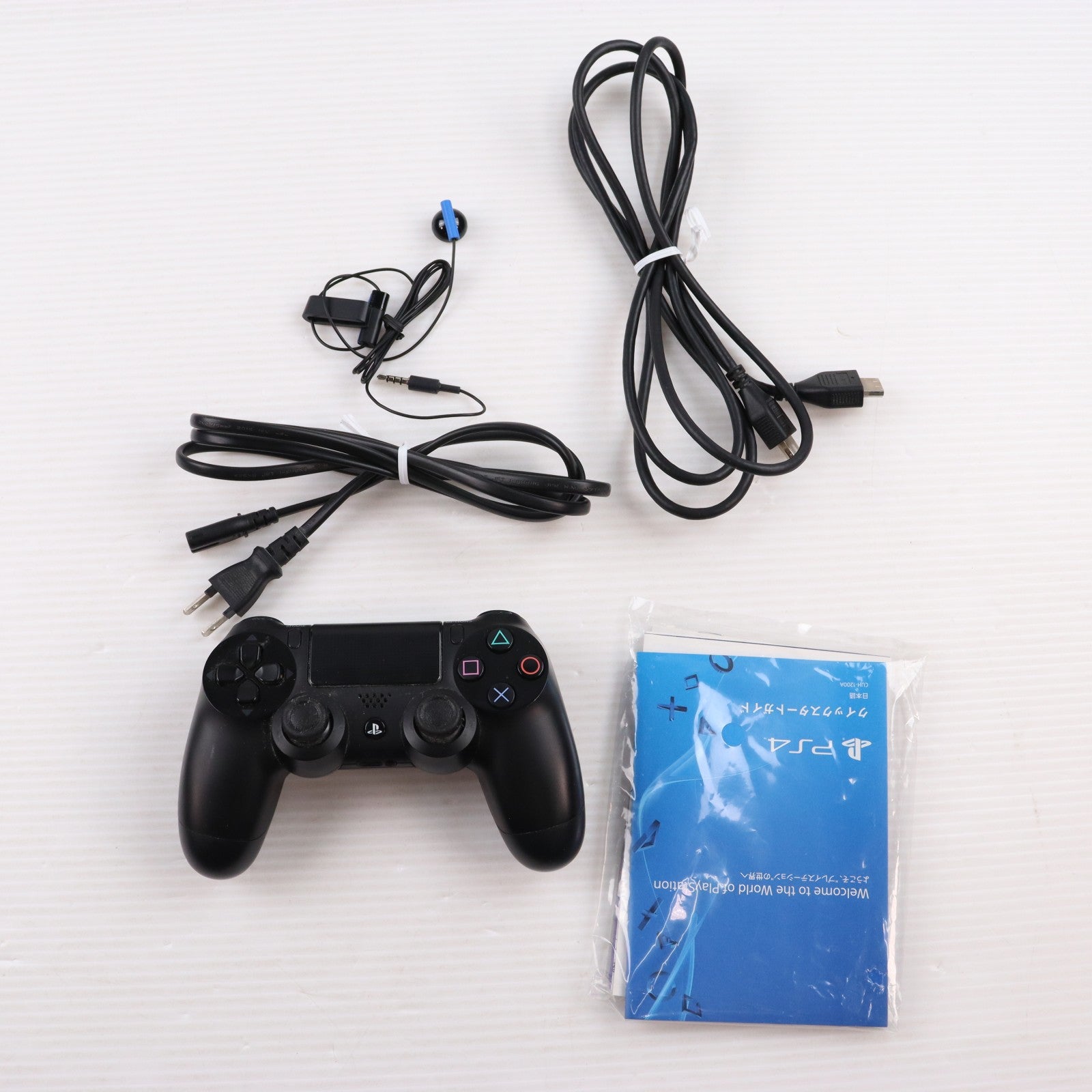 【中古即納】[PS4] (本体) PlayStation 4(プレイステーション4) ジェット・ブラック HDD500GB SCE(CUH-1200AB01)(20150625)