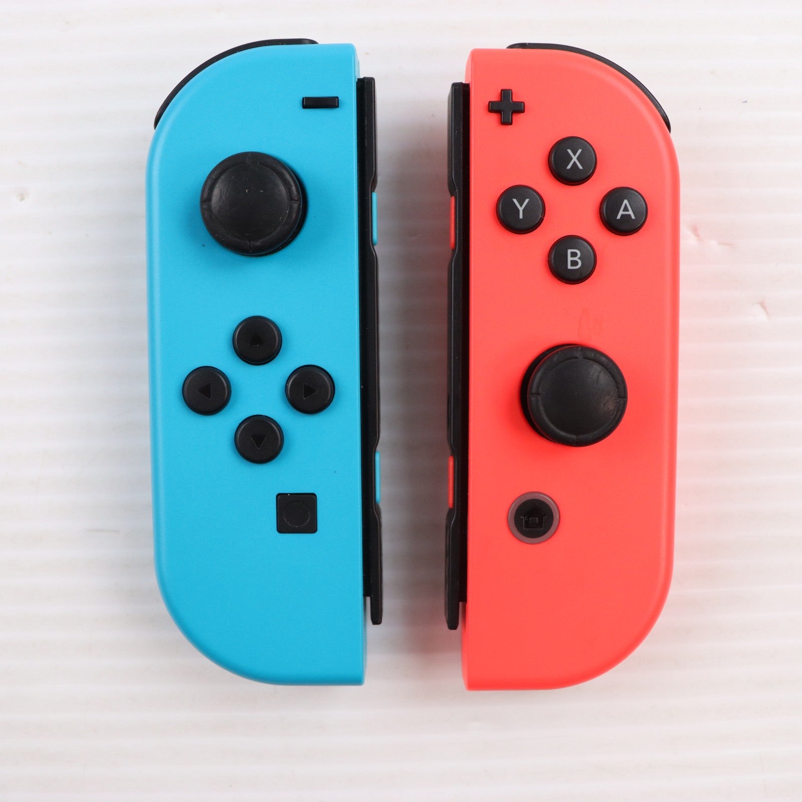 【中古即納】[Switch] (本体) Nintendo Switch(ニンテンドースイッチ) 有機ELモデル Joy-Con(L) ネオンブルー/R ネオンレッド 任天堂(HEG-S-KABAA)(20211008)