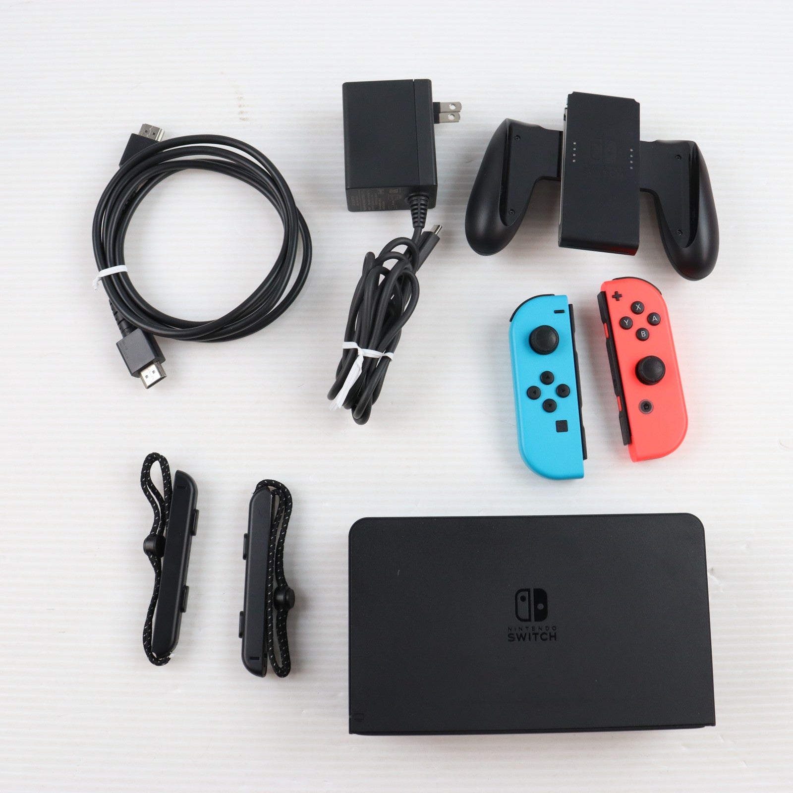 【中古即納】[Switch] (本体) Nintendo Switch(ニンテンドースイッチ) 有機ELモデル Joy-Con(L) ネオンブルー/R ネオンレッド 任天堂(HEG-S-KABAA)(20211008)