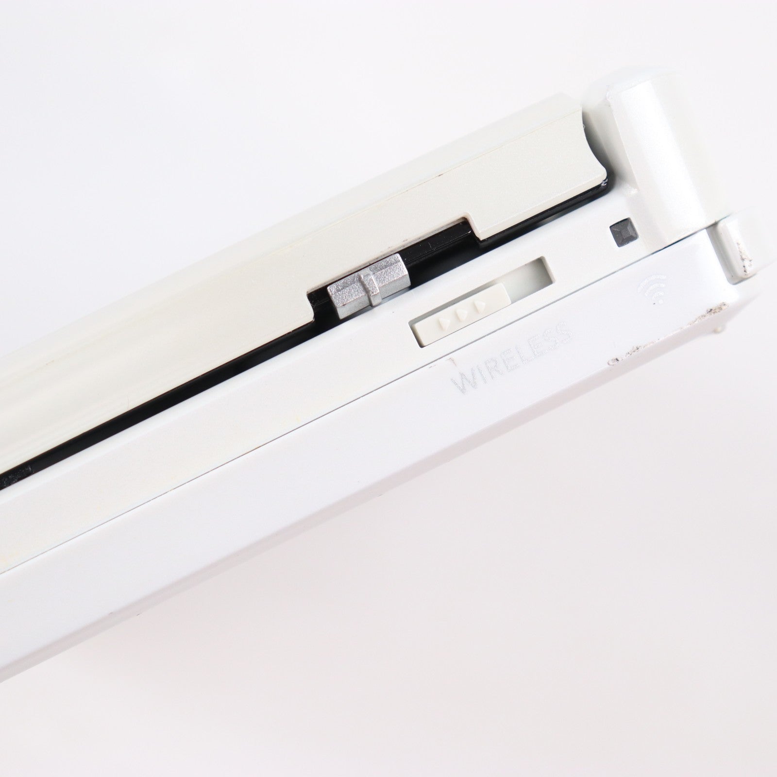 【中古即納】[3DS] (本体) ニンテンドー3DS アイスホワイト 任天堂(CTR-S-WAAA)(20111103)