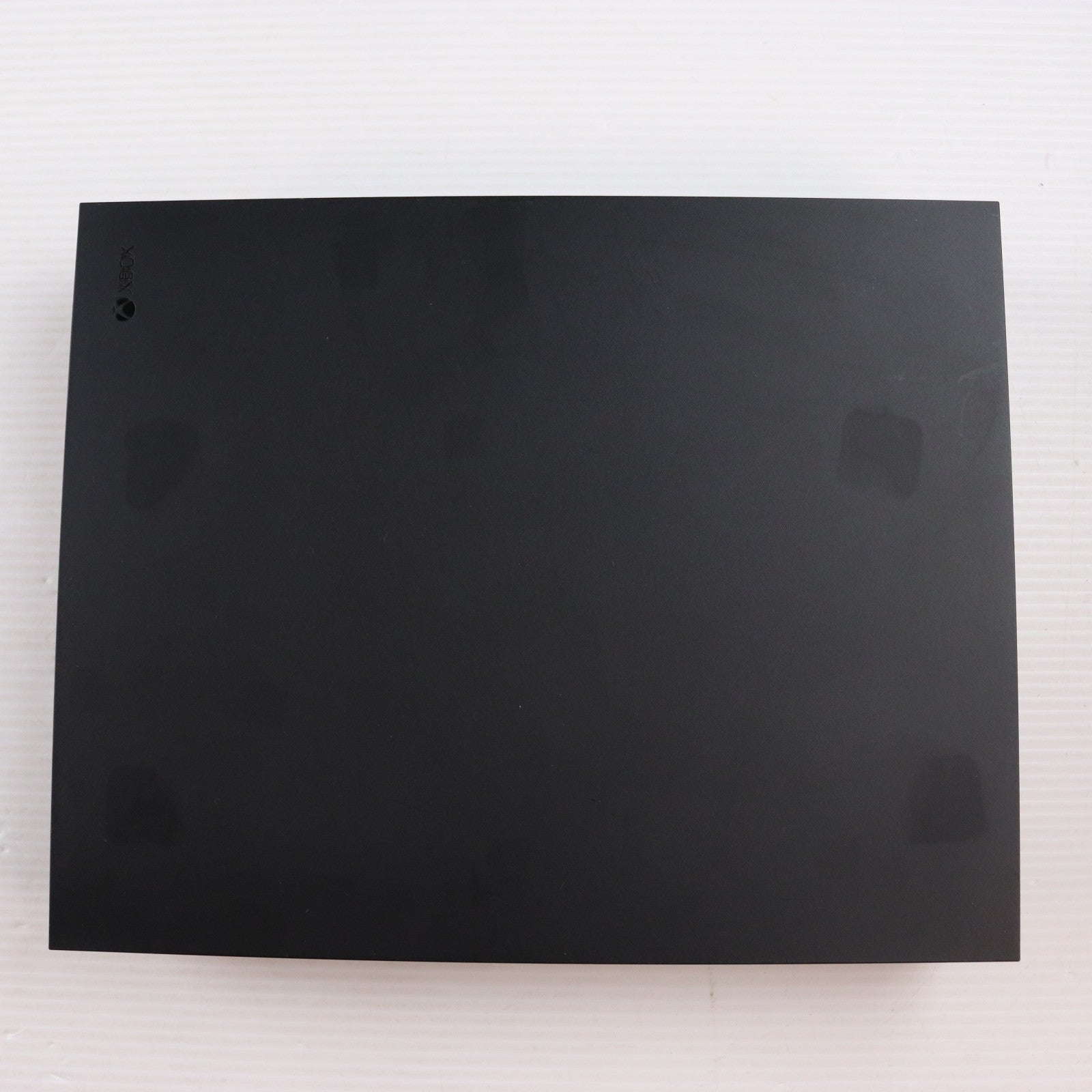 【中古即納】[XboxOne] (本体) Xbox One X 1TB 日本マイクロソフト(CYV-00015)(20171107)