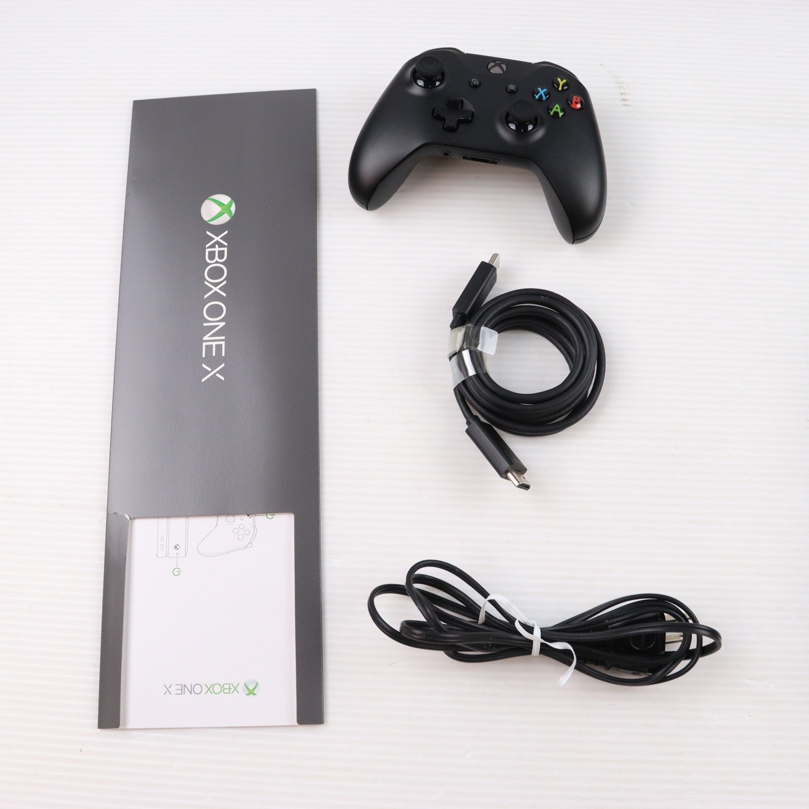 【中古即納】[XboxOne] (本体) Xbox One X 1TB 日本マイクロソフト(CYV-00015)(20171107)