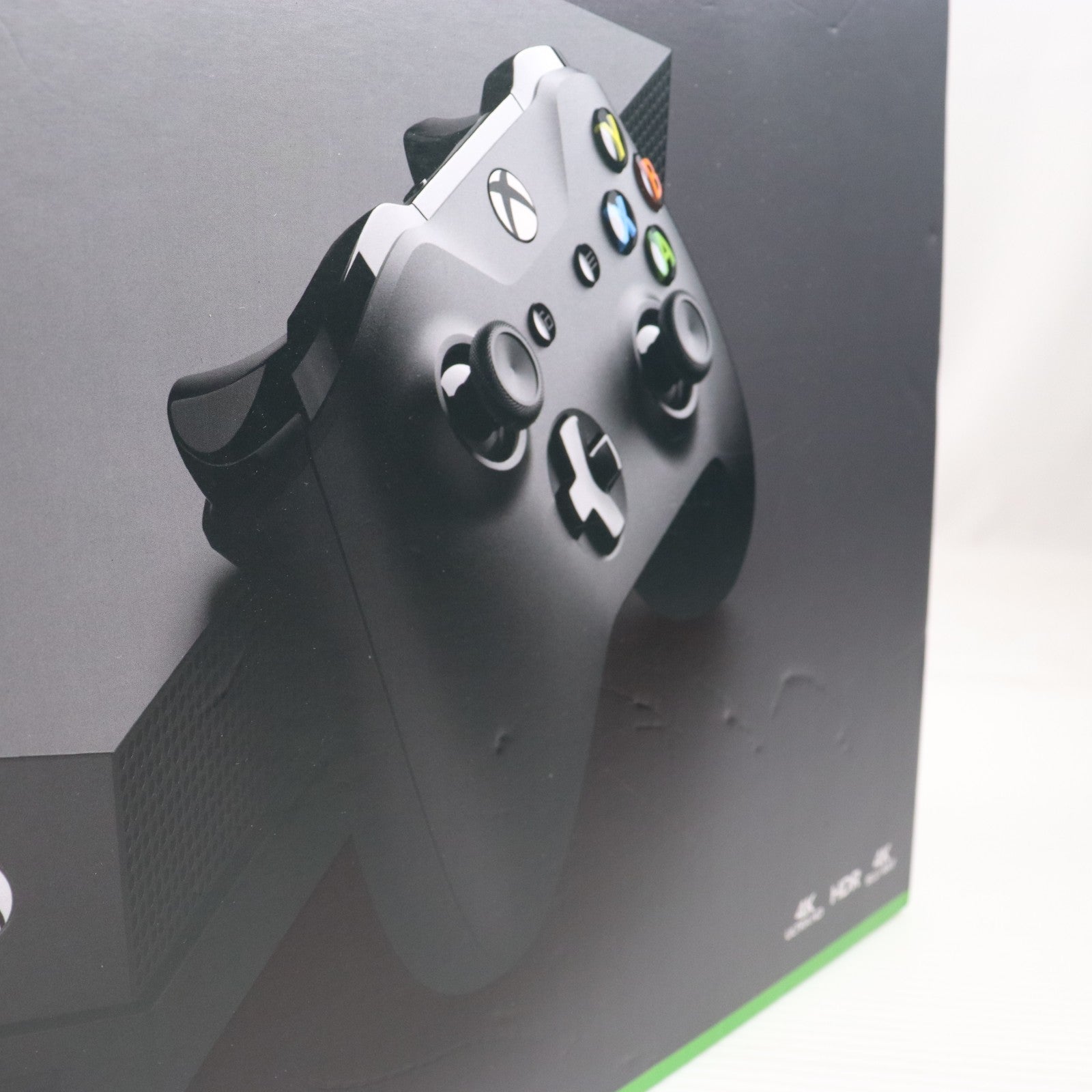 【中古即納】[XboxOne] (本体) Xbox One X 1TB 日本マイクロソフト(CYV-00015)(20171107)