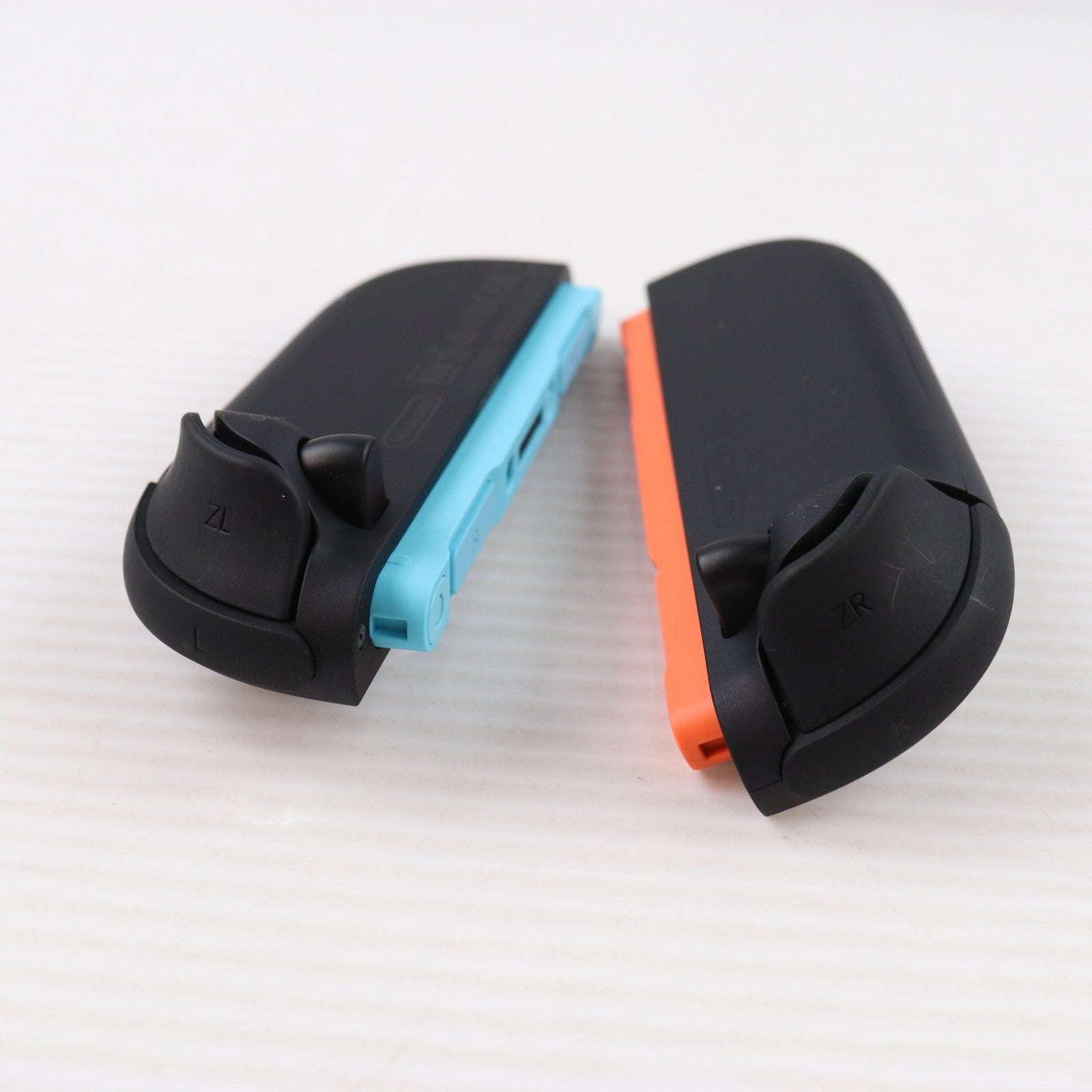 【中古即納】[Switch2] (本体) Nintendo Switch 2(ニンテンドースイッチ2)(日本語・国内専用) 任天堂(BEE-S-KB6CA)(20250605)