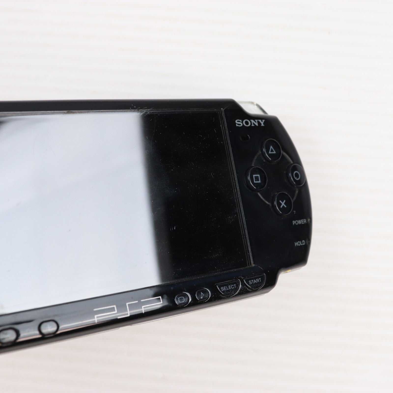 【中古即納】[PSP] (本体) PlayStation Portable(プレイステーション・ポータブル) ピアノ・ブラック SCE(PSP-2000PB)(20070920)