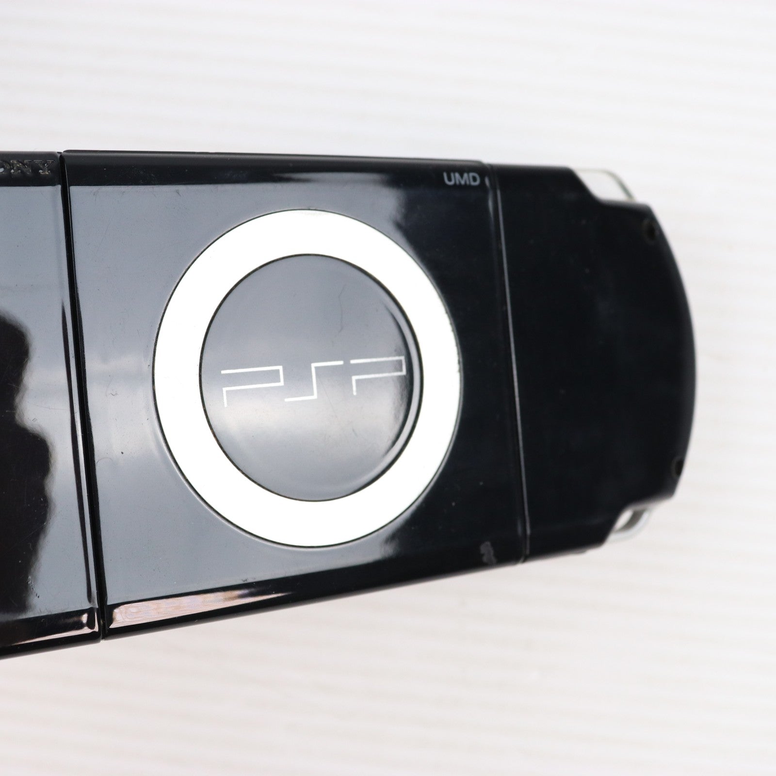 【中古即納】[PSP] (本体) PlayStation Portable(プレイステーション・ポータブル) ピアノ・ブラック SCE(PSP-2000PB)(20070920)