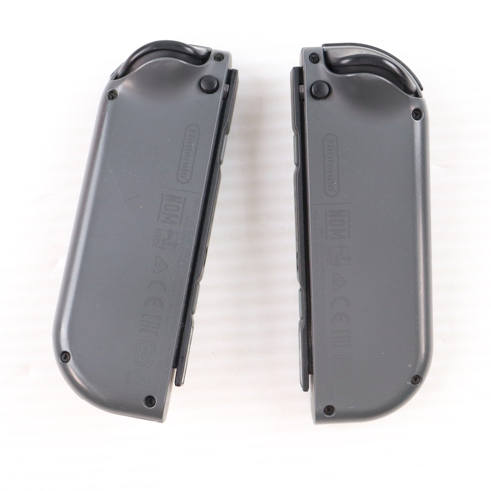 【中古即納】[Switch] (本体) Nintendo Switch(ニンテンドースイッチ) Joy-Con(L)/R グレー 任天堂(HAC-S-KAAAA)(20170303)