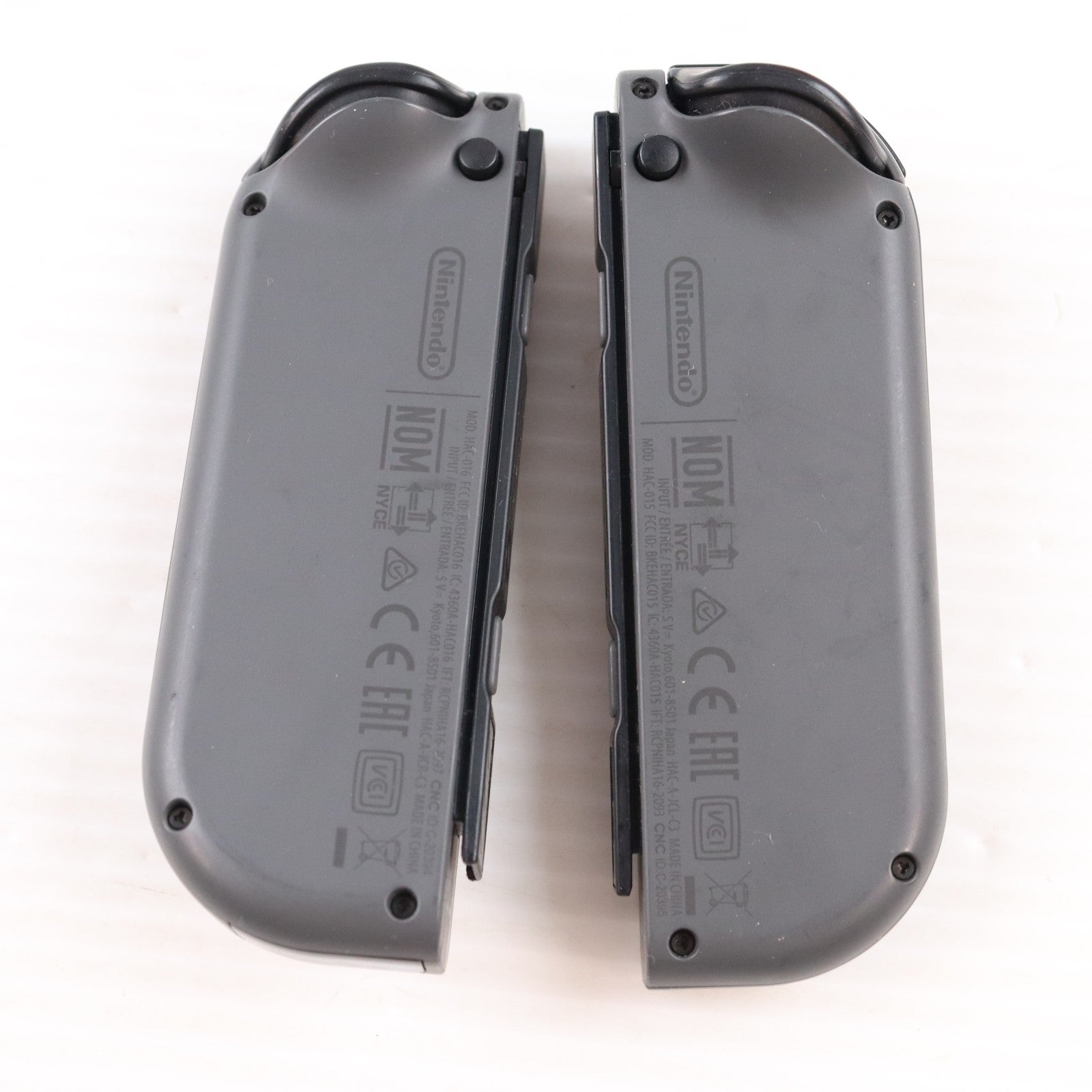 【中古即納】[Switch] (本体) Nintendo Switch(ニンテンドースイッチ) Joy-Con(L)/R グレー 任天堂(HAD-S-KAAAA)(20190830)
