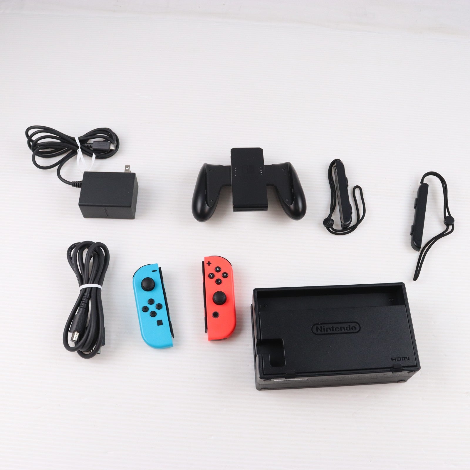 【中古即納】[Switch] (本体) Nintendo Switch(ニンテンドースイッチ) Joy-Con(L) ネオンブルー/R ネオンレッド 任天堂(HAC-S-KABAA)(20170303)