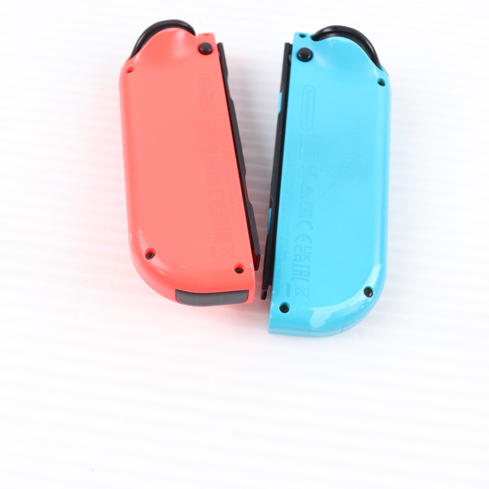 【中古即納】[Switch] (本体) Nintendo Switch(ニンテンドースイッチ) Joy-Con(L) ネオンブルー/(R) ネオンレッド 任天堂(HAD-S-KABAA)(20190830)