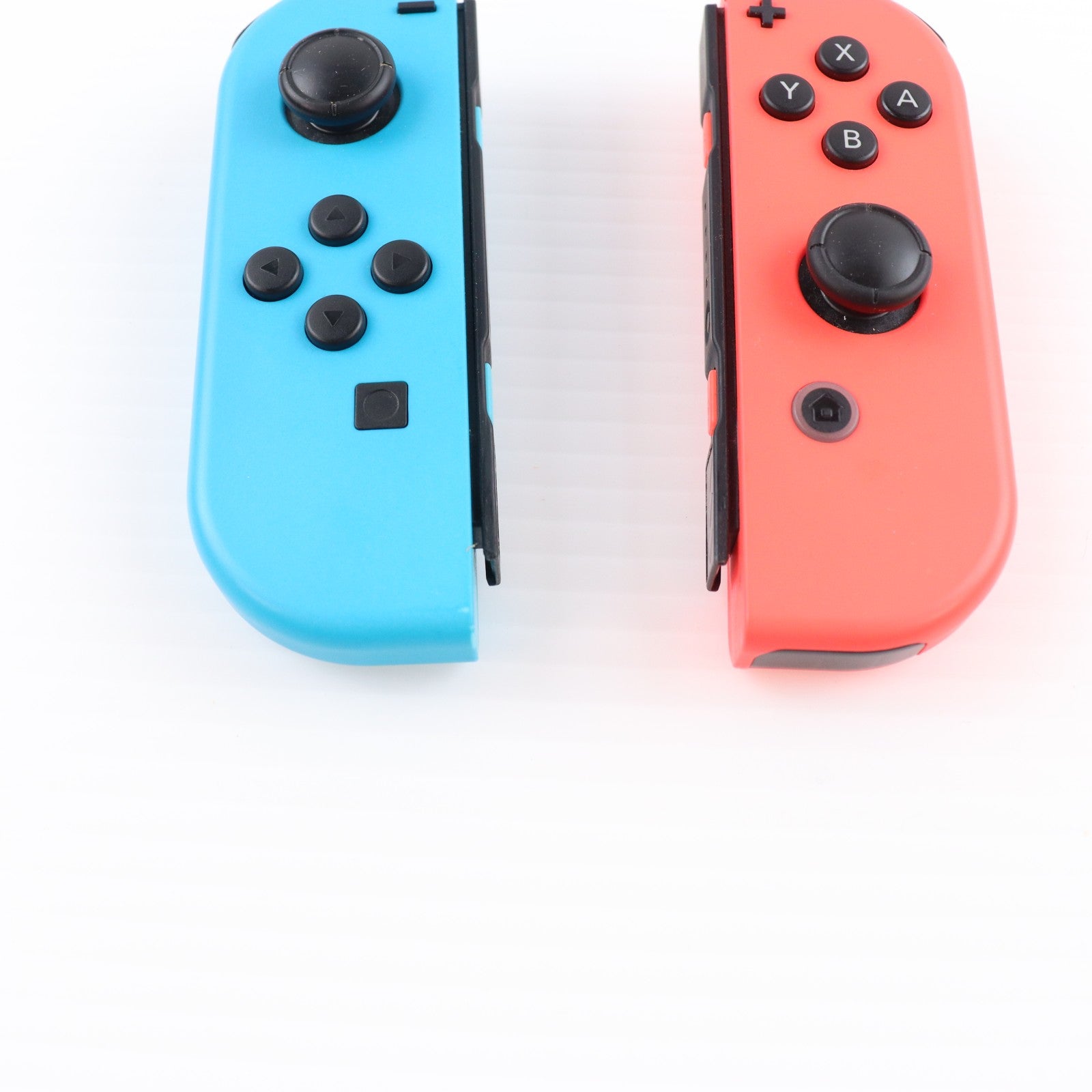 【中古即納】[Switch] (本体) Nintendo Switch(ニンテンドースイッチ) Joy-Con(L) ネオンブルー/R ネオンレッド 任天堂(HAC-S-KABAA)(20170303)
