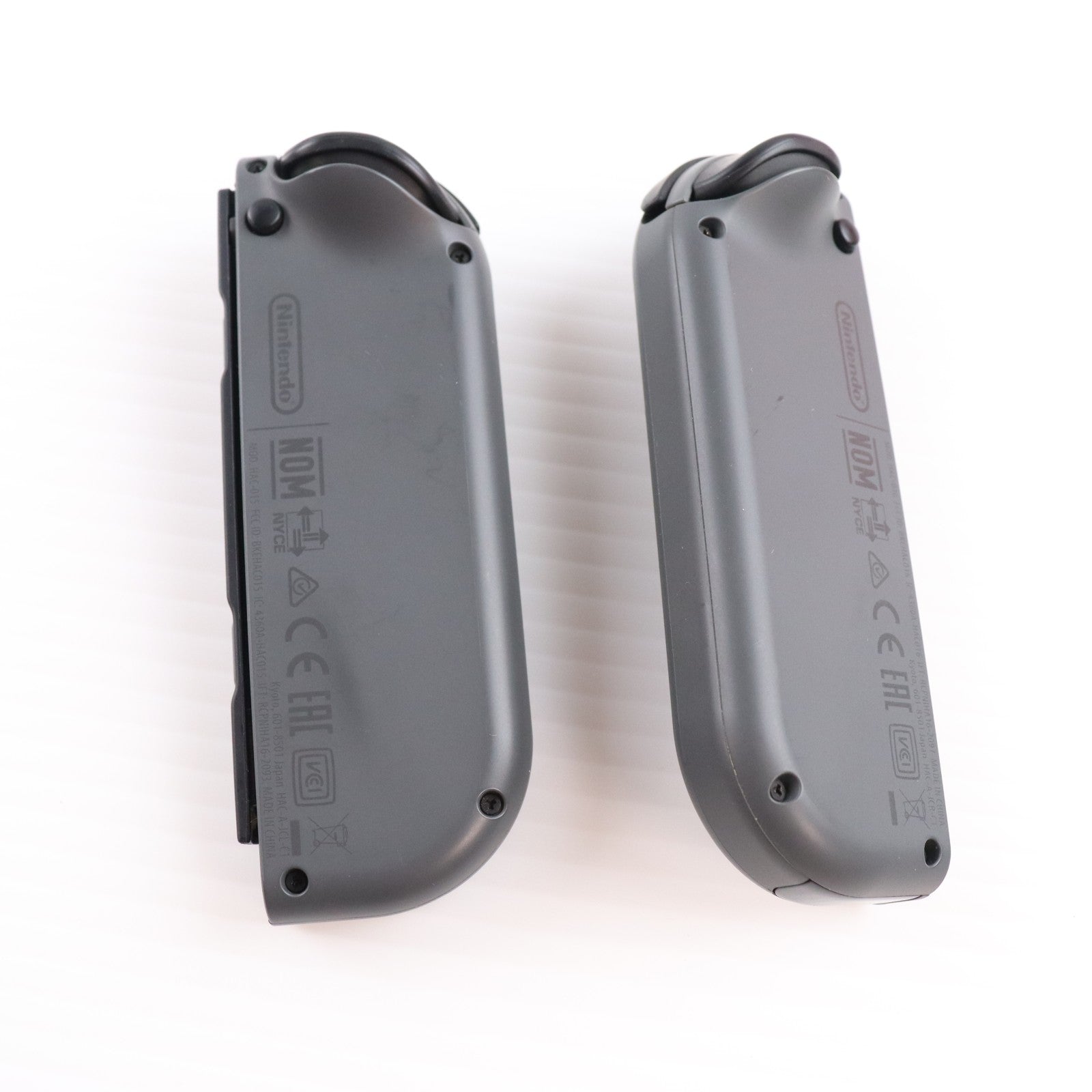 【中古即納】[Switch] (本体) Nintendo Switch(ニンテンドースイッチ) Joy-Con(L)/R グレー 任天堂(HAC-S-KAAAA)(20170303)