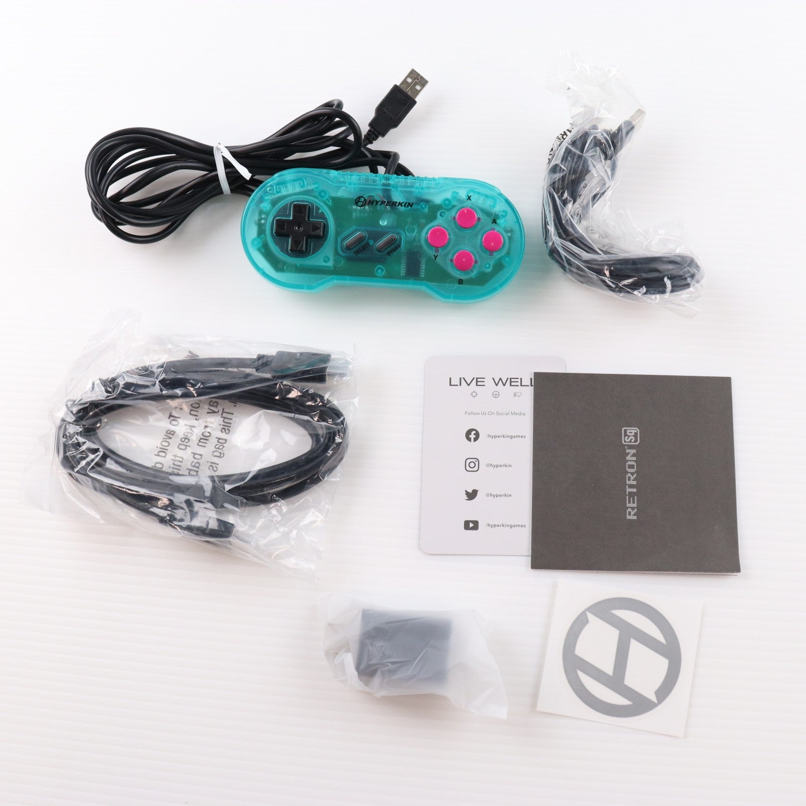【中古即納】[GB] (本体) Hyperkin RetroN Sq: HD Gaming Console Hyper Beach(ハイパーキン レトロン Sq: HD ゲーミングコンソール ハイパービーチ) Hyperkin(M01128-HYB)(20211231)