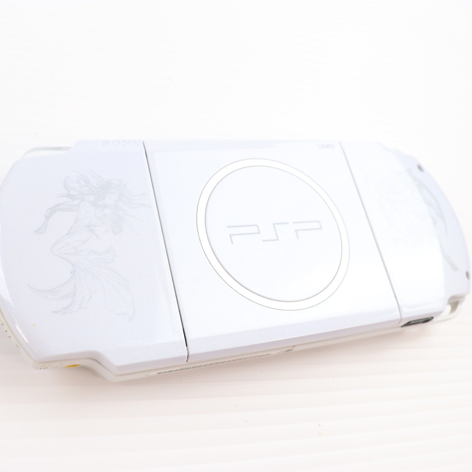 【中古即納】[PSP] (本体) ディシディアファイナルファンタジー FF20th アニバーサリーリミテッド スクウェア・エニックス(ULJM-05405)(20081218)