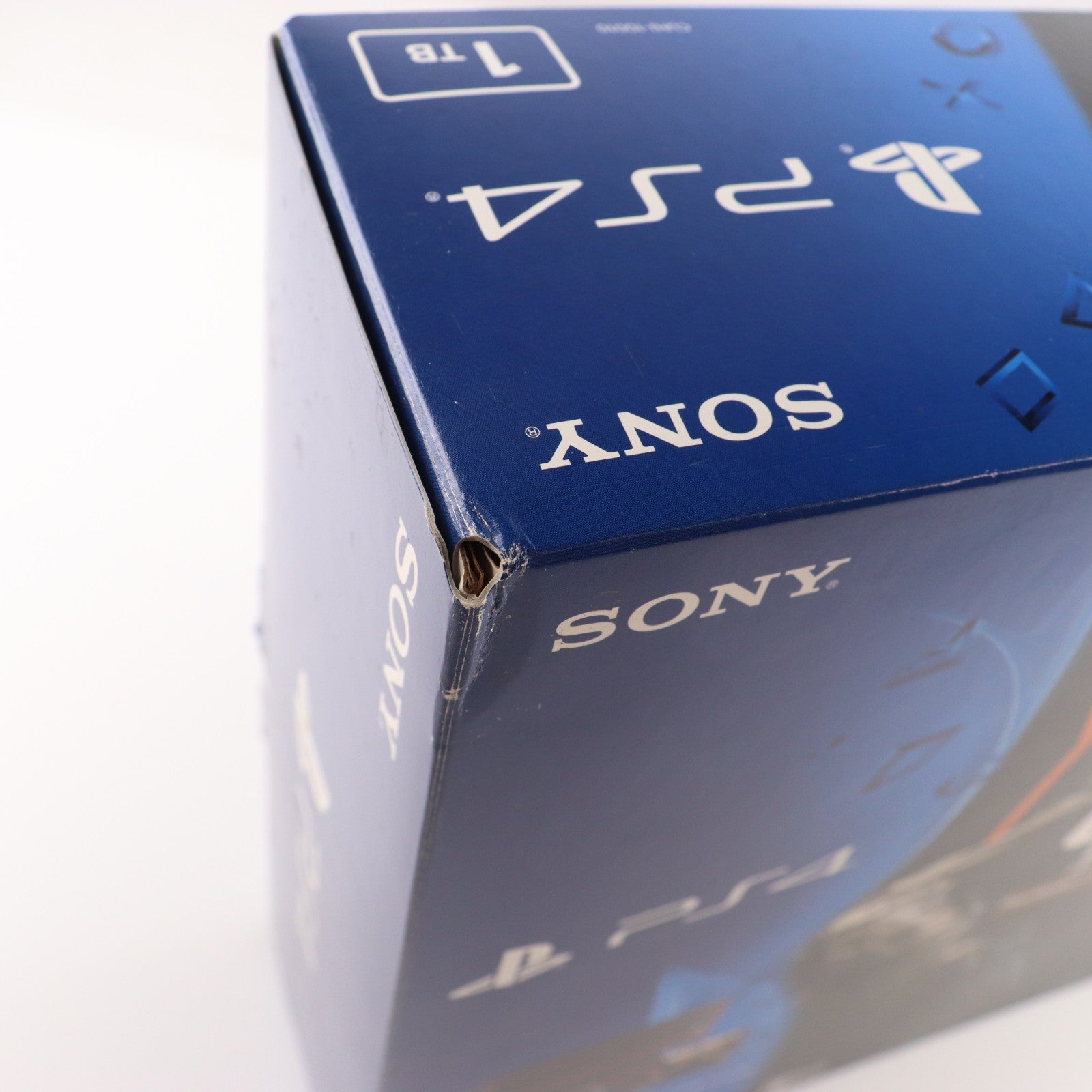 【中古即納】[PS4] (本体) PlayStation 4(プレイステーション4) コール オブ デューティ ブラックオプスIII リミテッドエディション 1TB SCE(CUHJ-10010)(20151106)