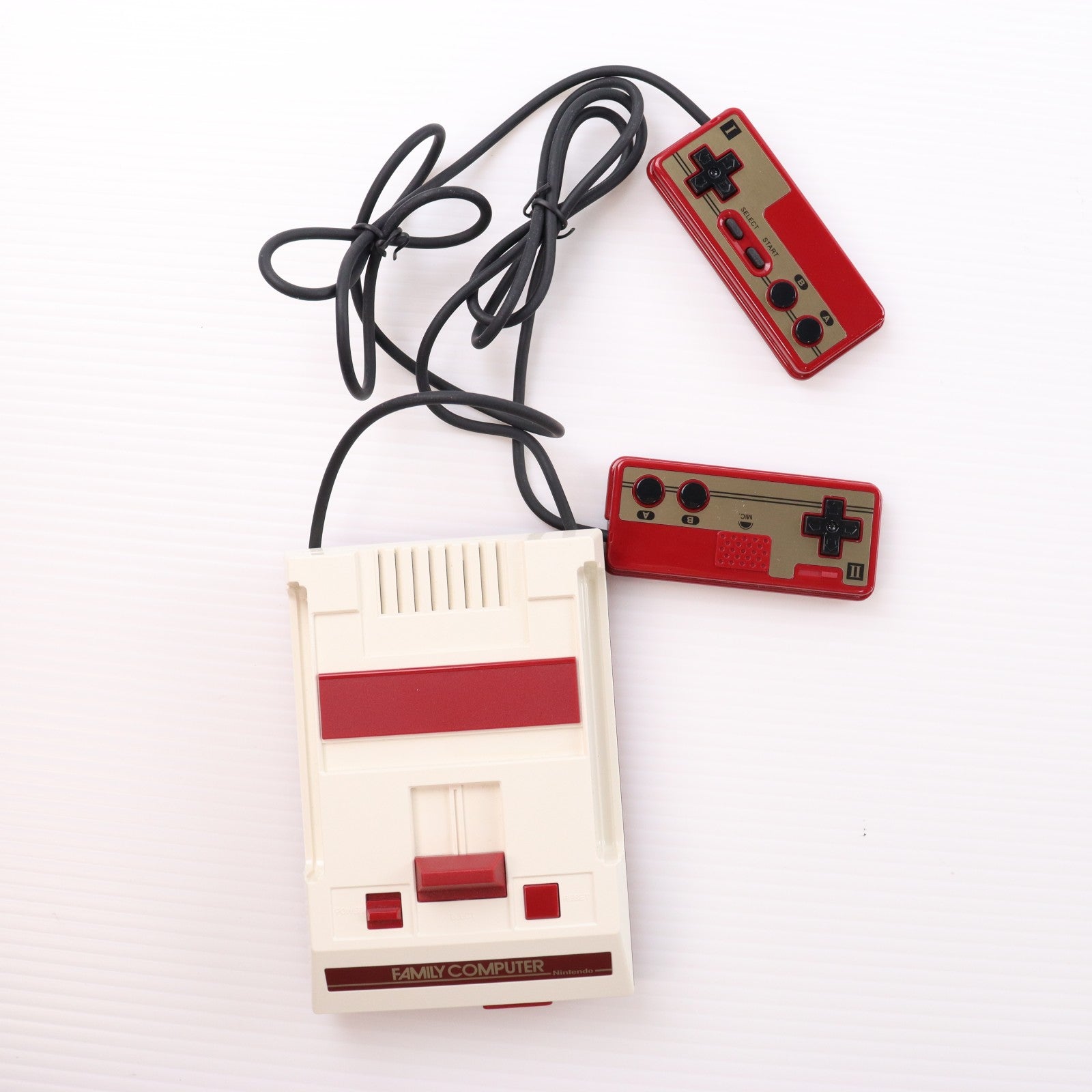 【中古即納】[FC] (本体) ニンテンドークラシックミニ ファミリーコンピュータ 任天堂(CLV-S-HVCC)(20161110)