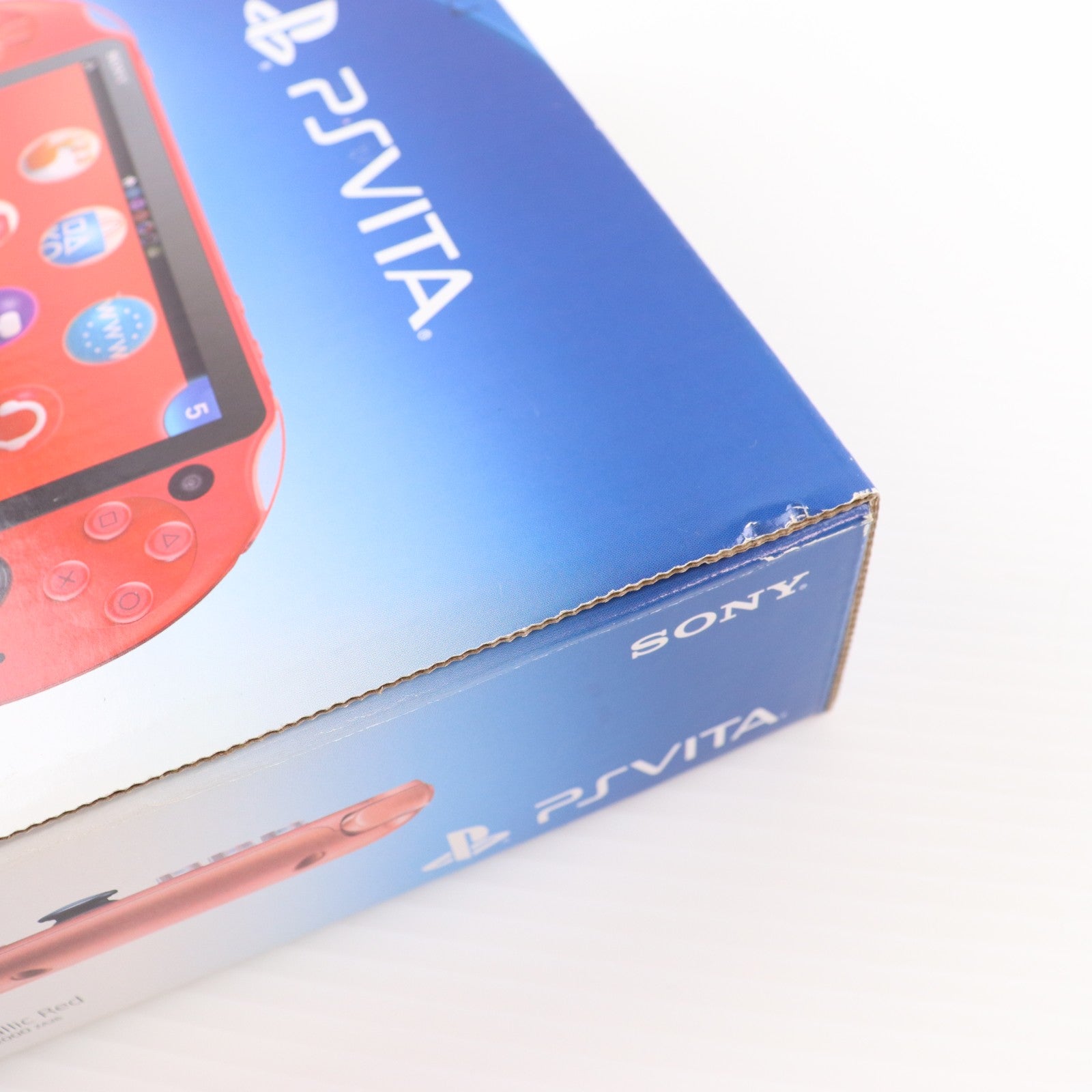 【中古即納】[PSVita] (本体) PlayStation Vita(プレイステーション ヴィータ) Wi-Fiモデル メタリック・レッド SIE(PCH-2000ZA26)(20161201)