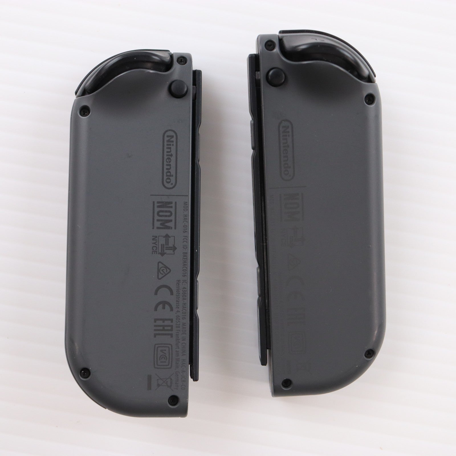 【中古即納】[Switch] (本体) Nintendo Switch(ニンテンドースイッチ) Joy-Con(L)/R グレー 任天堂(HAC-S-KAAAA)(20170303)